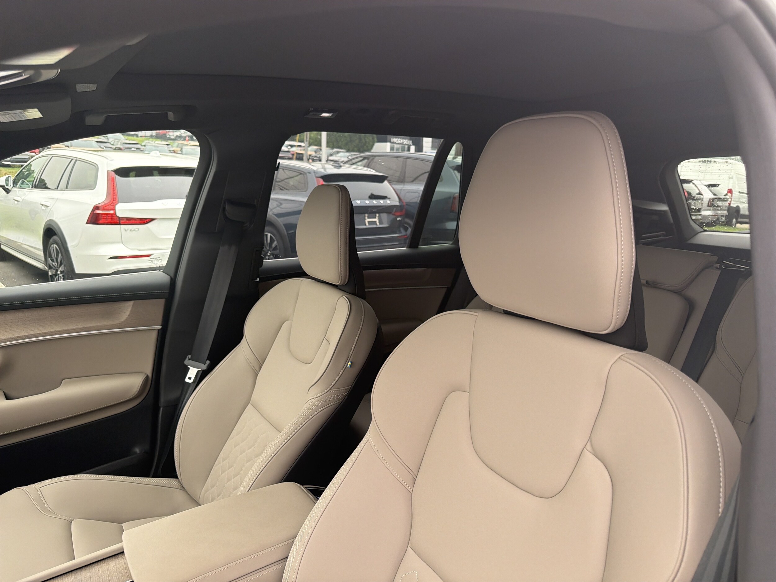 2026 Volvo XC90 Plus - Photo 11