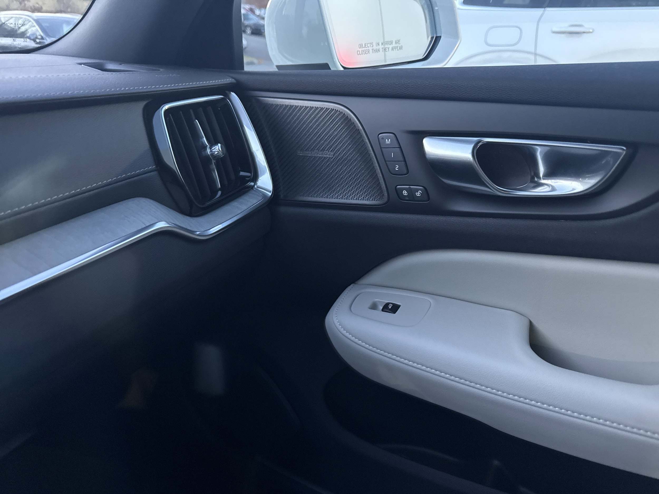 2026 Volvo V60 Cross Country Ultra - Photo 26