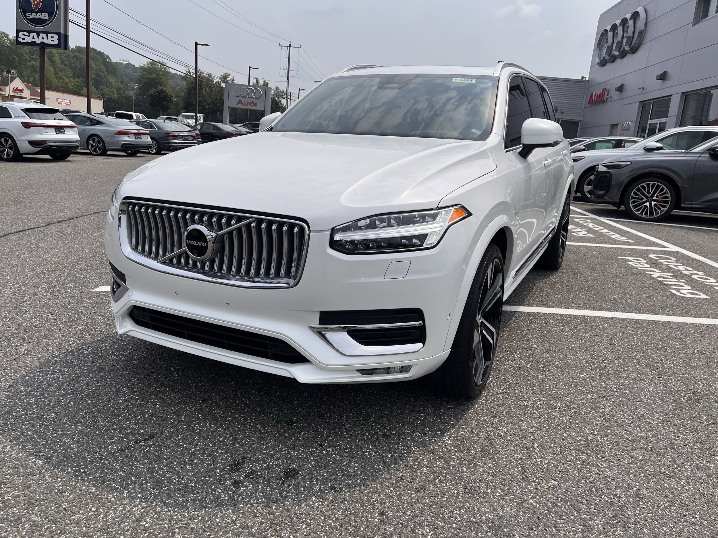 2024 Volvo XC90 Ultimate photo 2