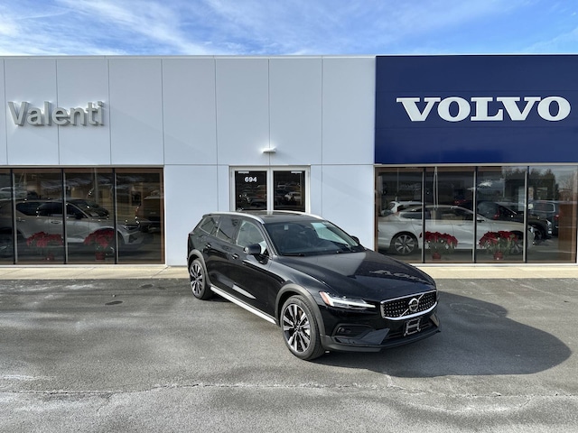 2025 Volvo V60 Cross Country B5 Ultra AWD Wagon