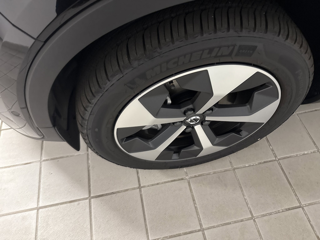 New 2026 Volvo XC40 B5 Plus SUV