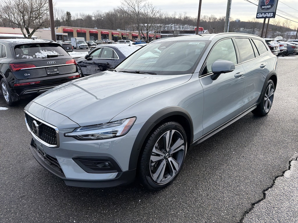 Certified 2025 Volvo V60 Cross Country B5 Plus Wagon