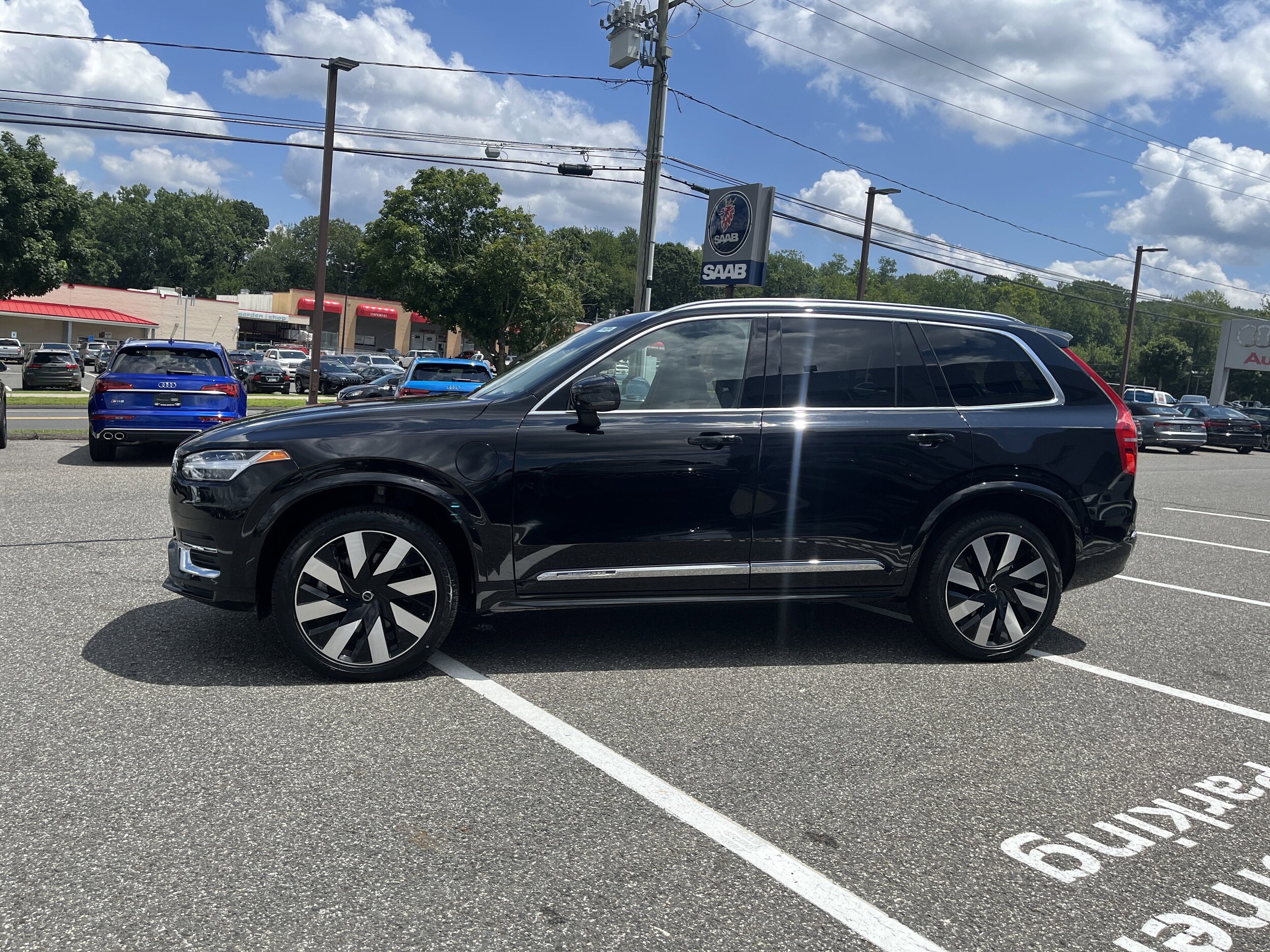 2024 Volvo XC90 T8 Ultimate photo 4