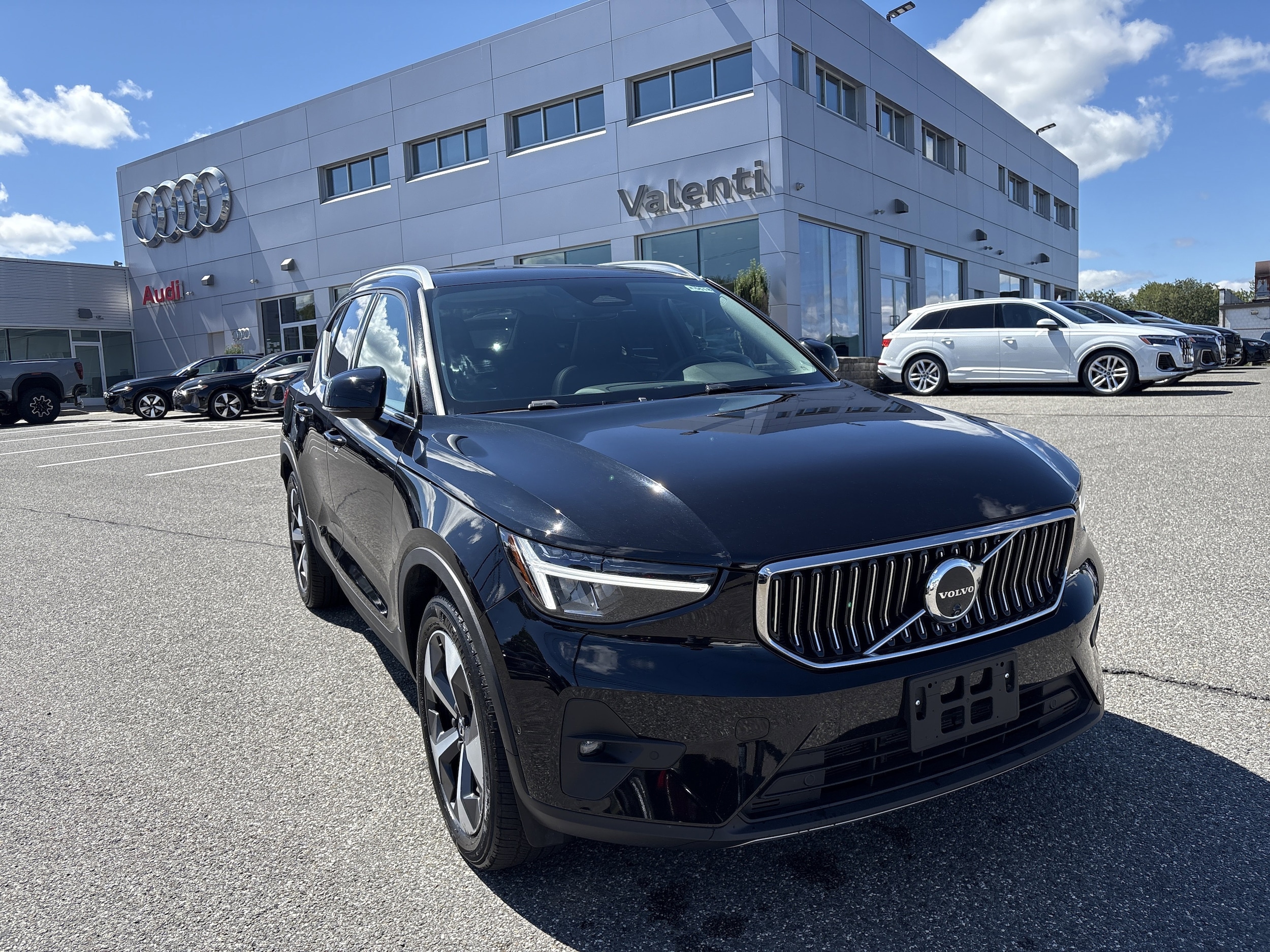 2025 Volvo XC40 Plus's photo