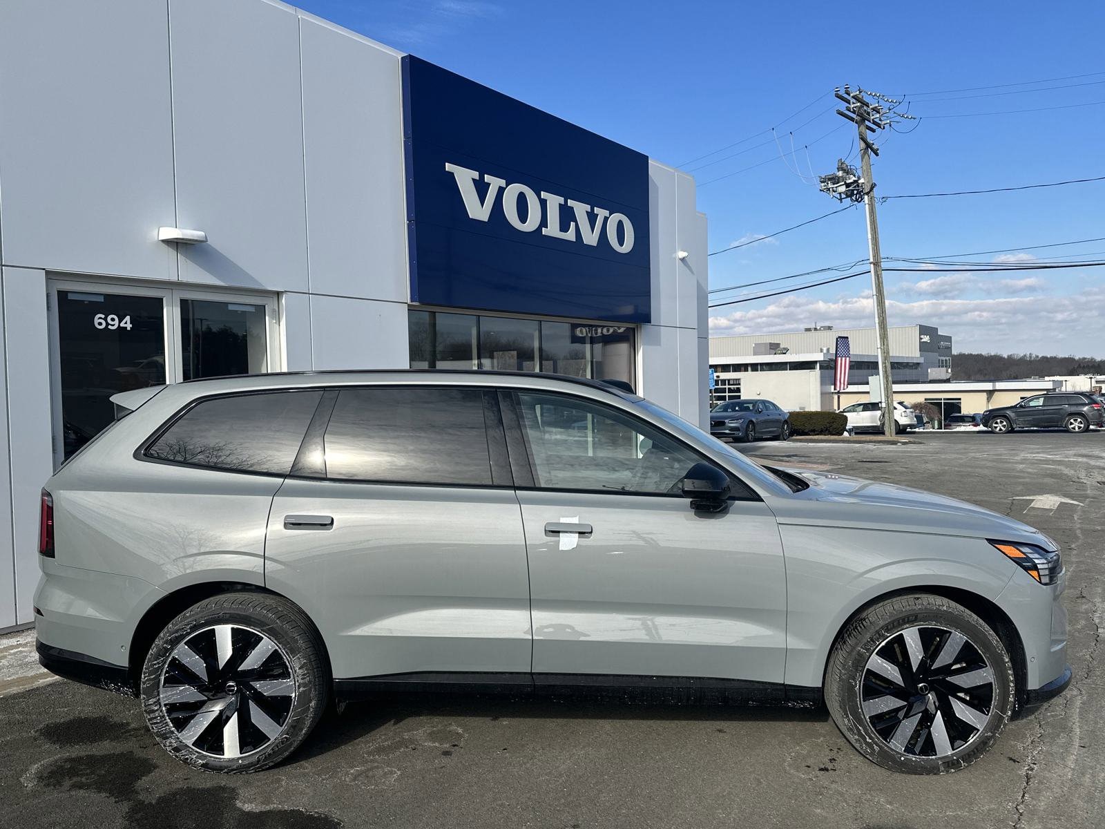 2025 Volvo EX90 Ultra's photo