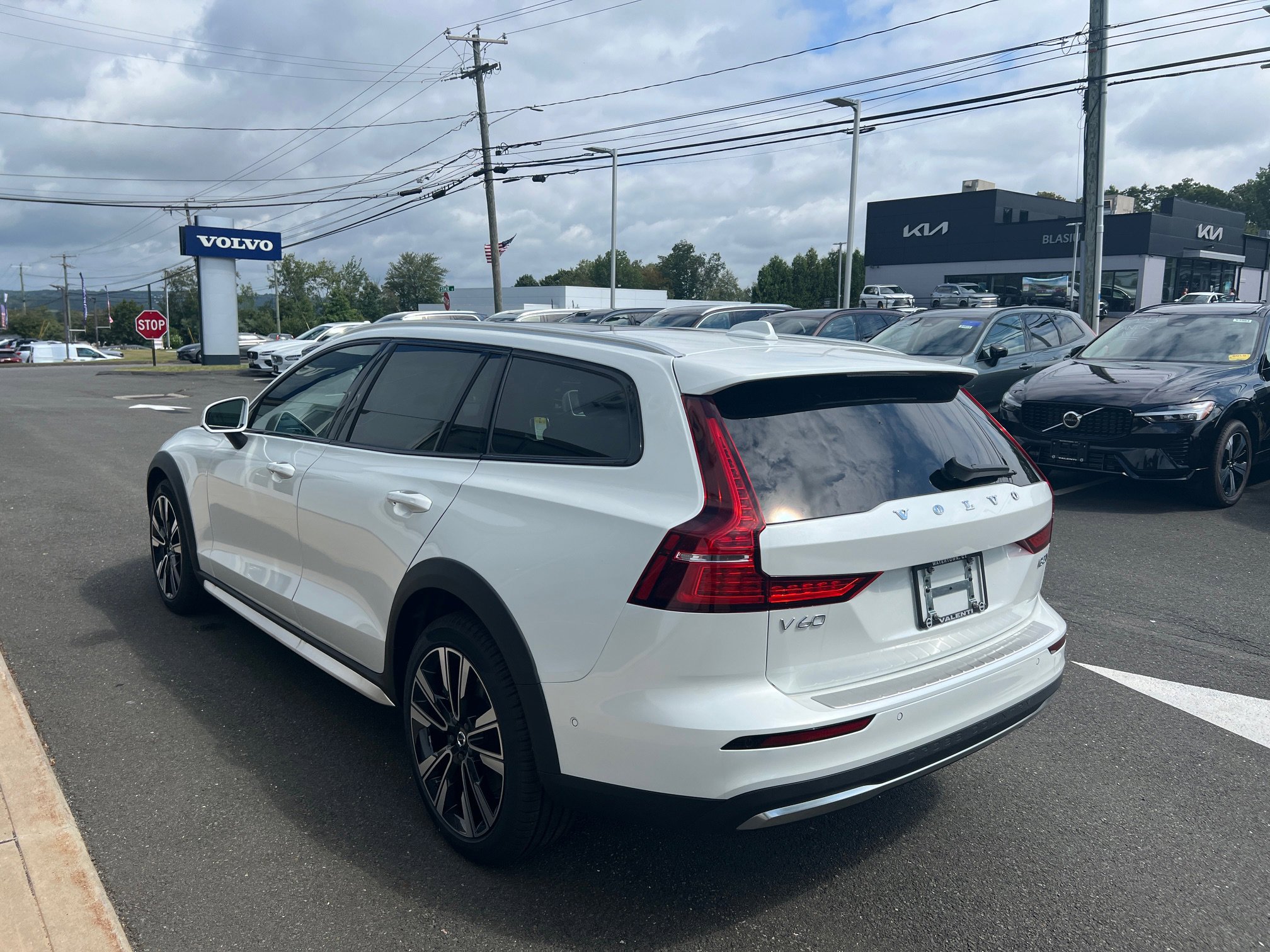 2026 Volvo V60 Cross Country Ultra - Photo 6