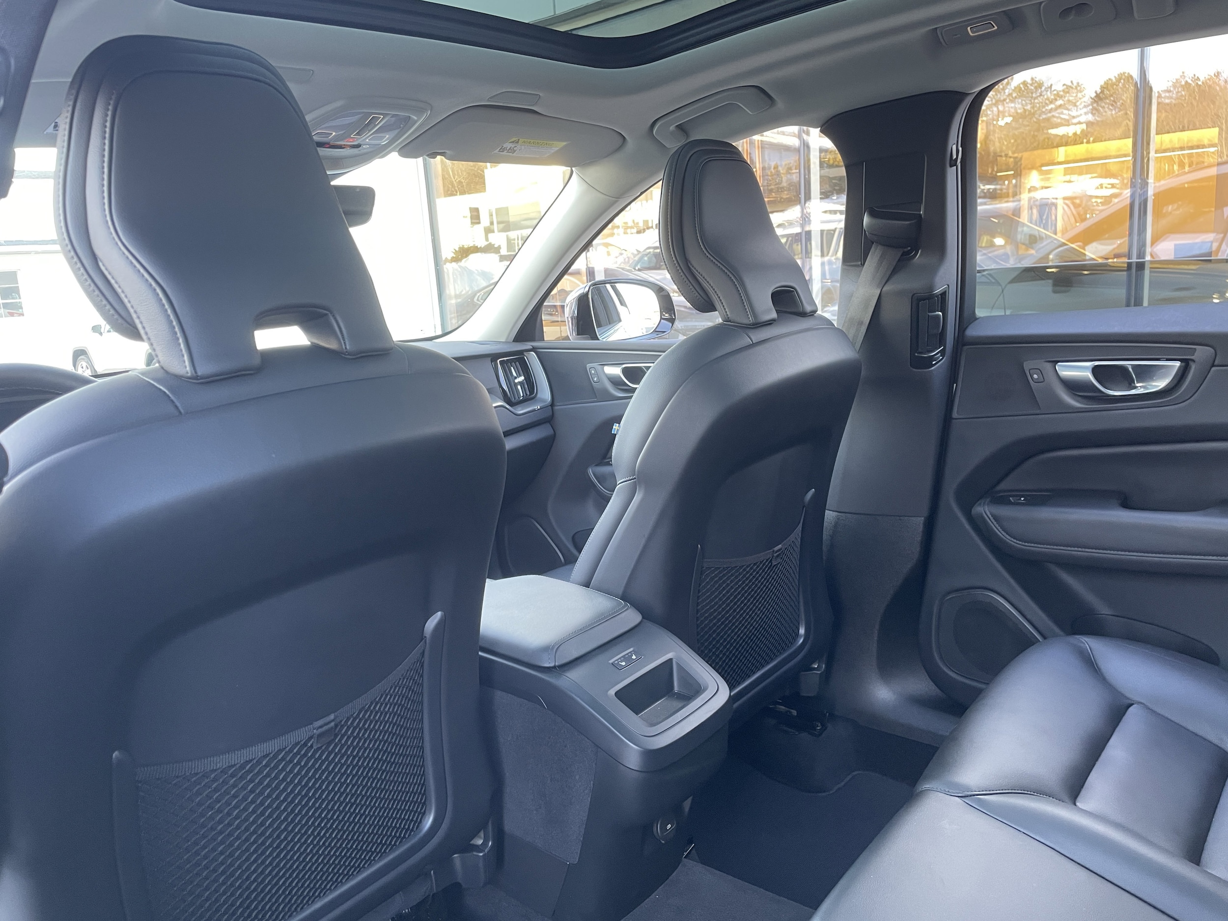 2025 Volvo XC60 Core - Photo 12