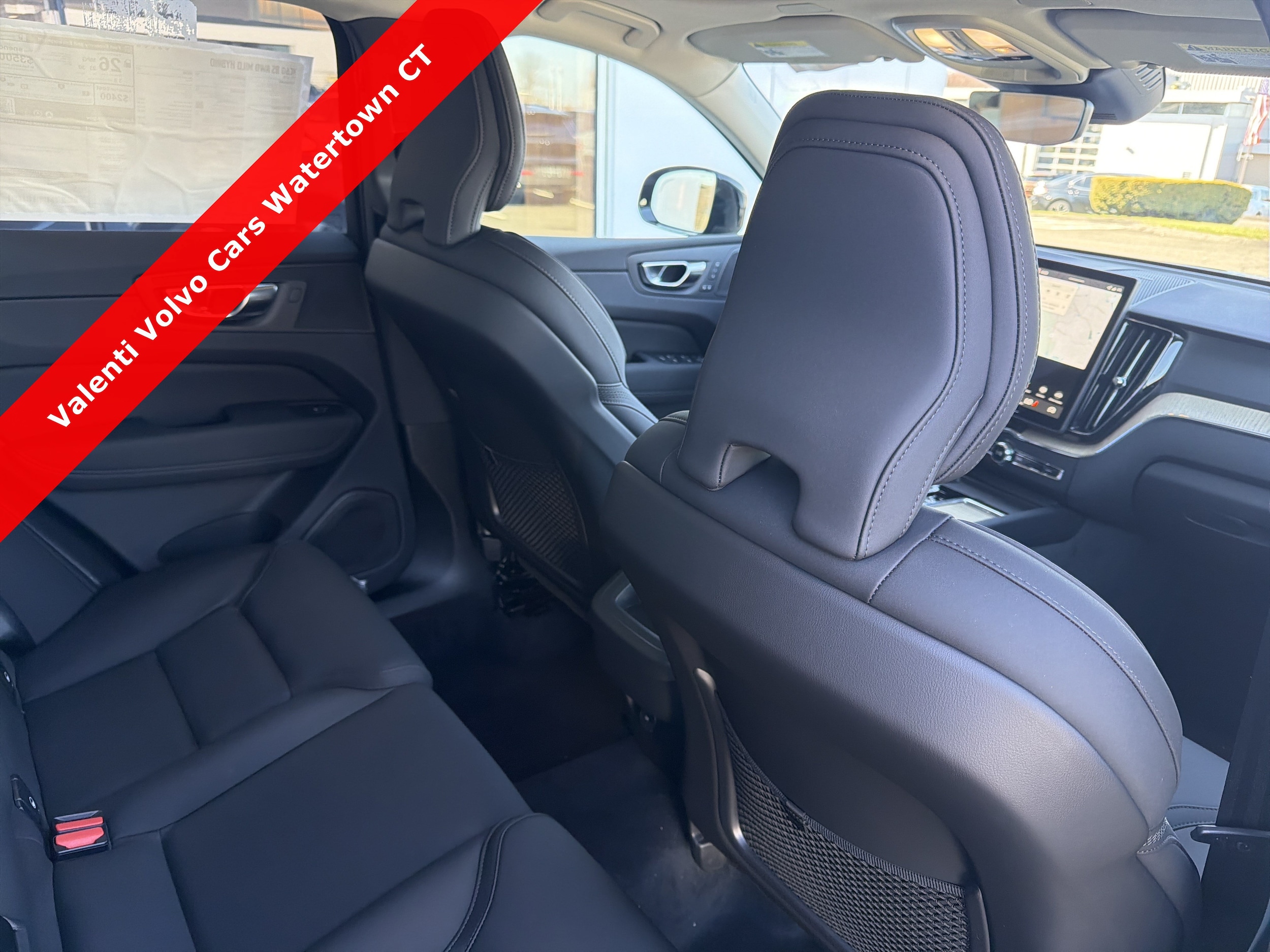 2026 Volvo XC60 Plus - Photo 24
