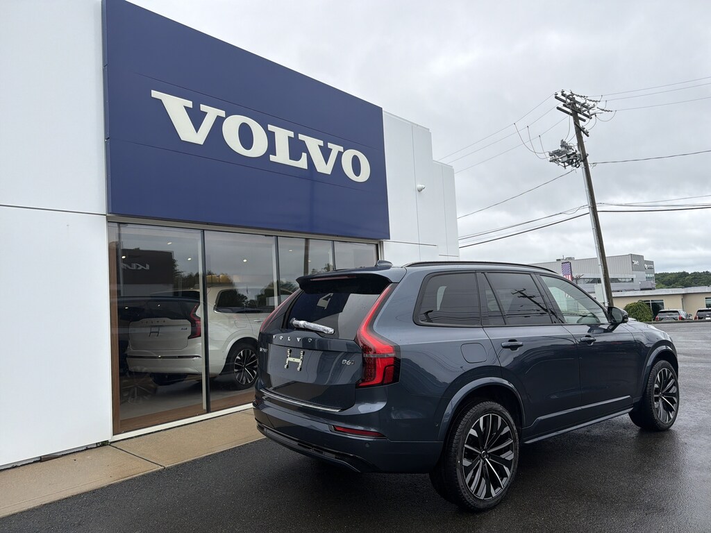 New 2026 Volvo XC90 B6 Ultra Dark Theme 6-Seater SUV