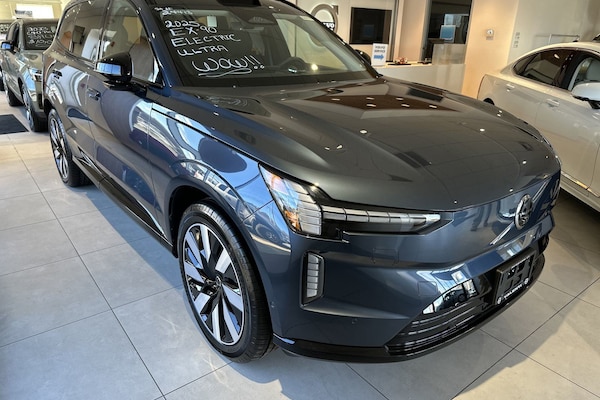 2025 Volvo EX90 Twin Motor Performance Ultra 7-Seater SUV
