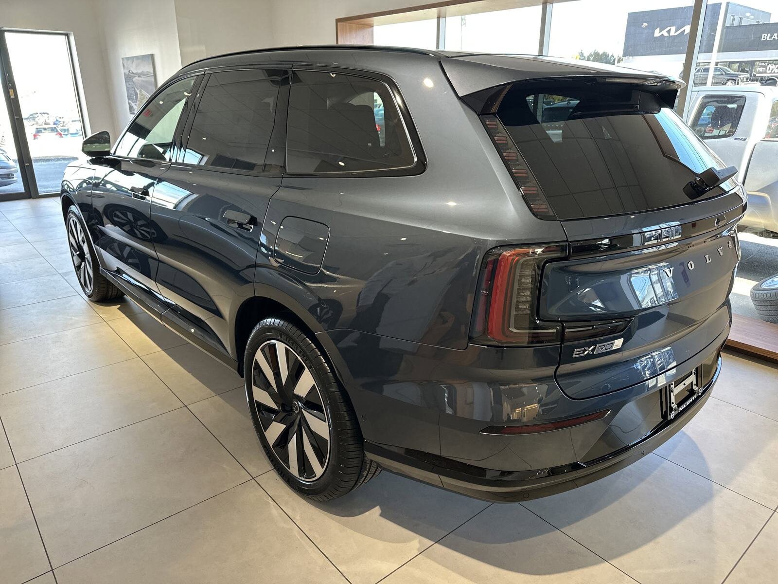 2025 Volvo EX90 Twin Motor Performance Ultra photo 3