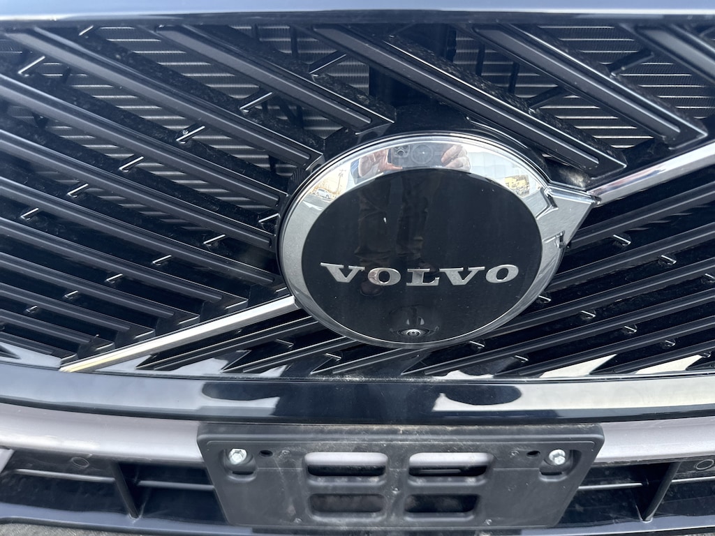 New 2026 Volvo XC60 B5 Plus SUV