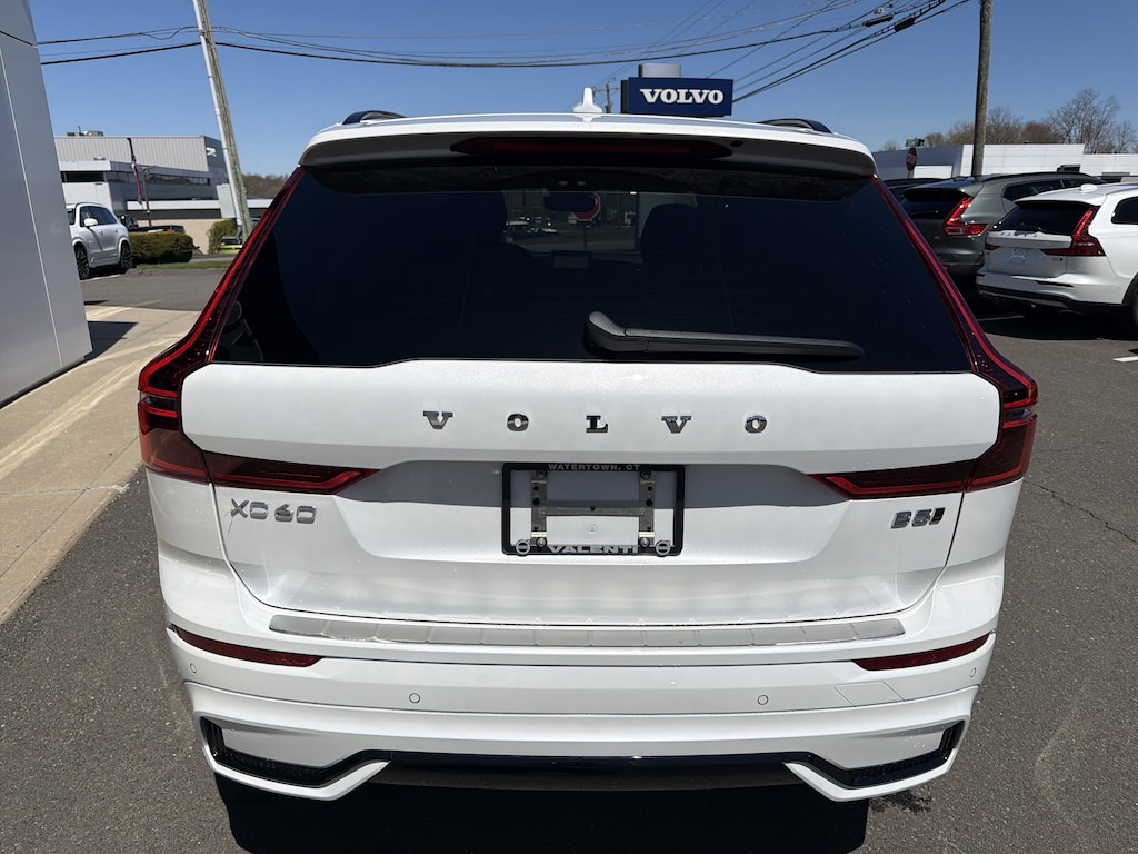 New 2026 Volvo XC60 B5 Core SUV