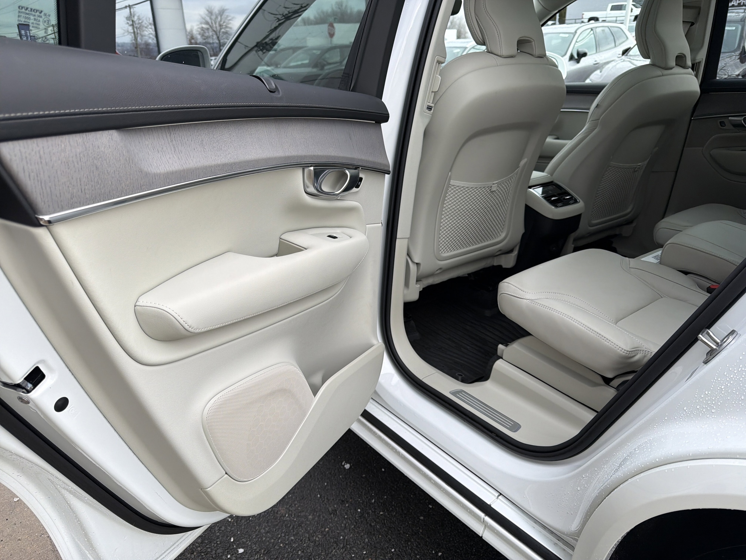 2026 Volvo XC90 Ultra - Photo 15