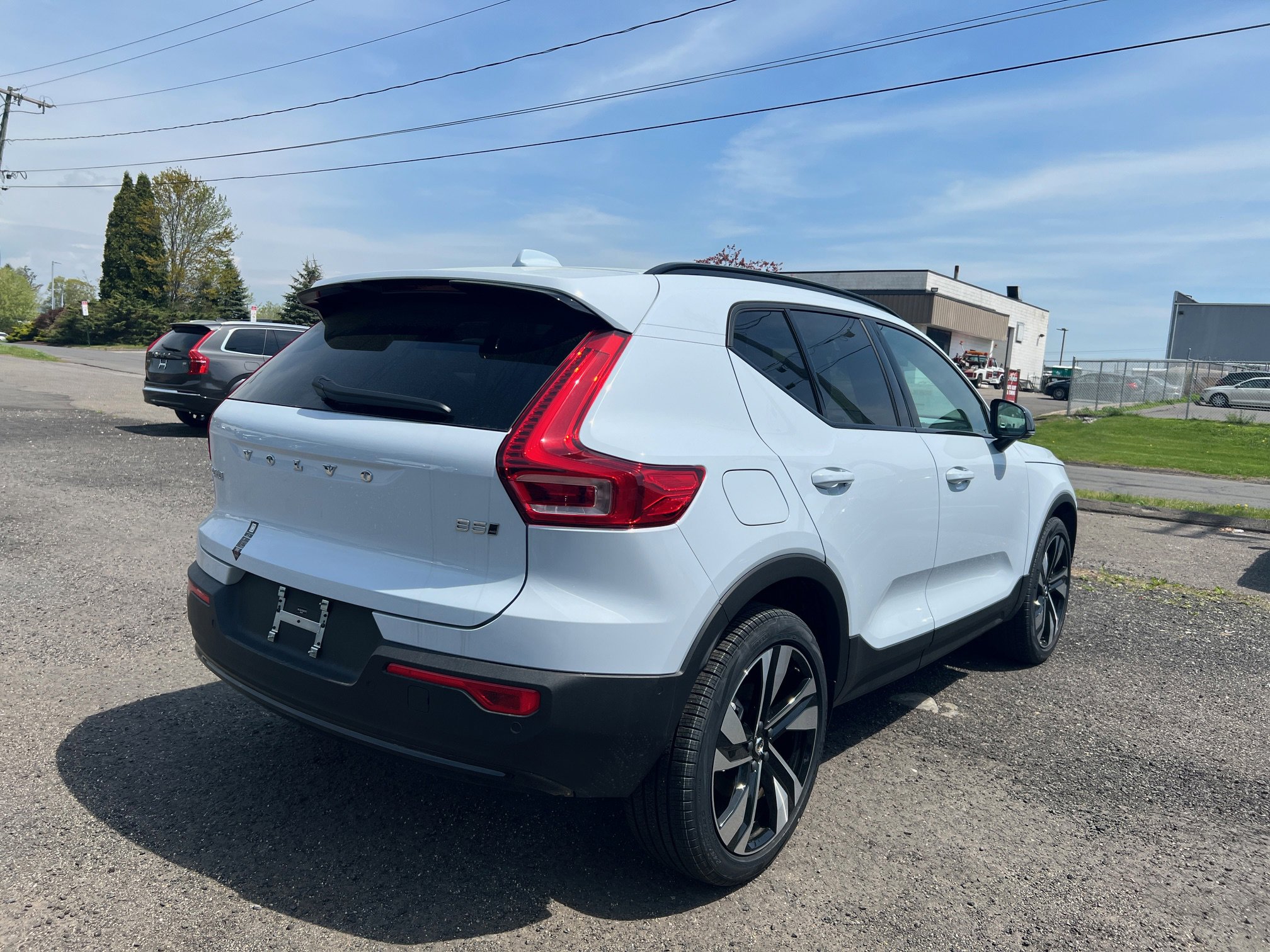 2025 Volvo XC40 AWD Plus photo 4