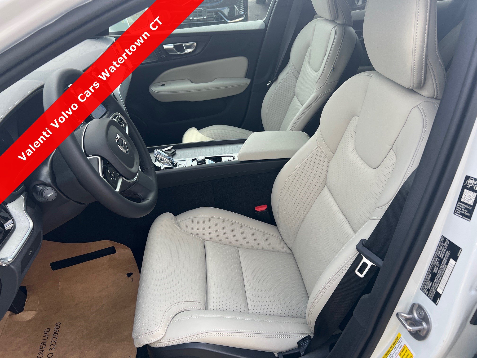 2026 Volvo V60 Cross Country Ultra - Photo 8