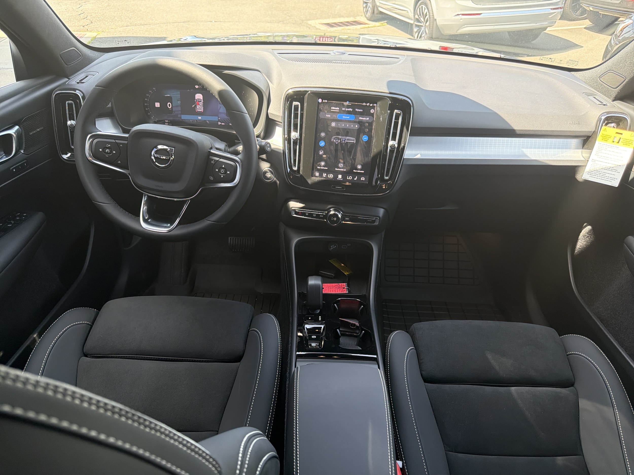 2026 Volvo XC40 Ultra Black Edition - Photo 33