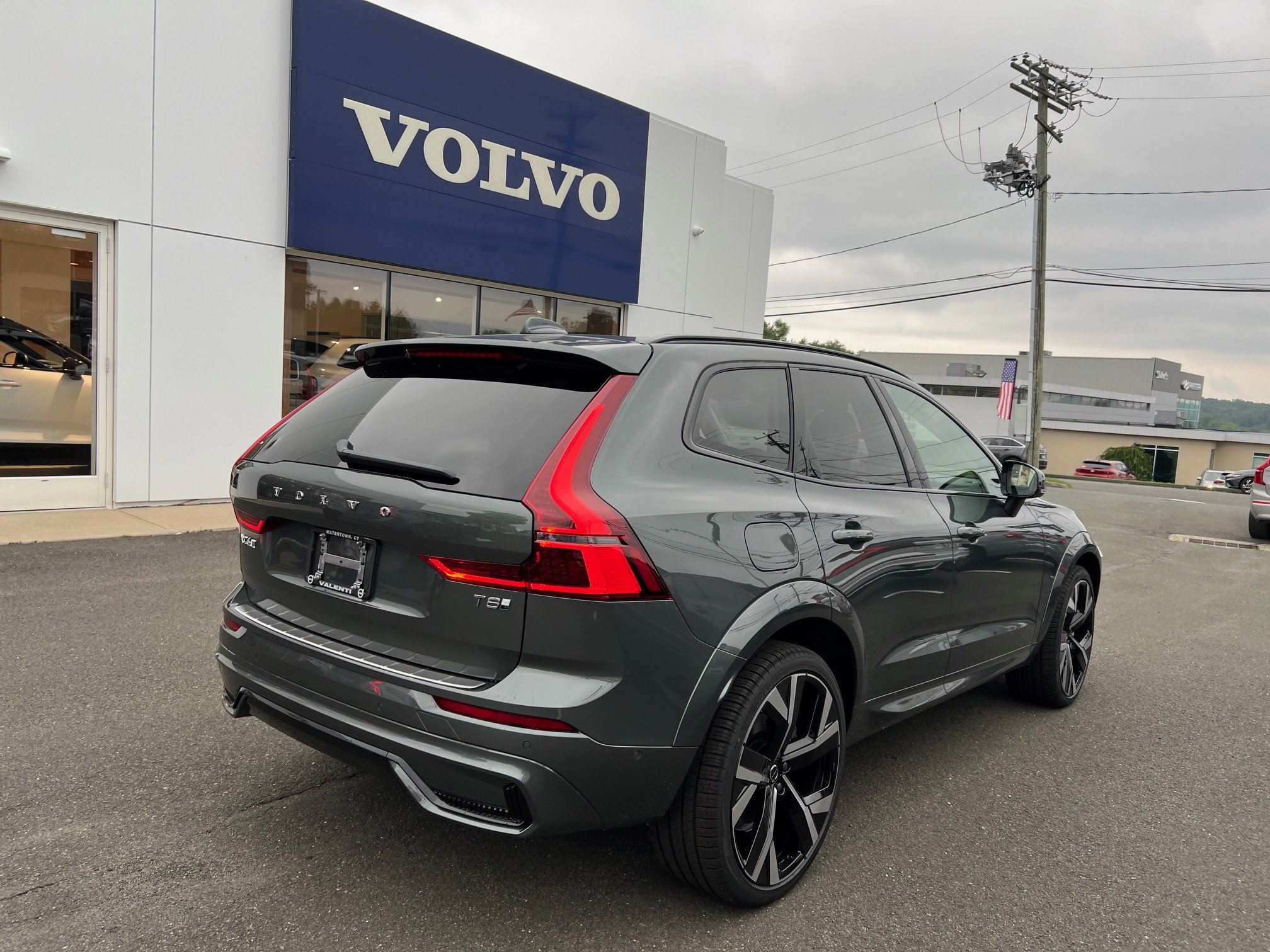 2026 Volvo XC60 Hybrid T8 photo 4