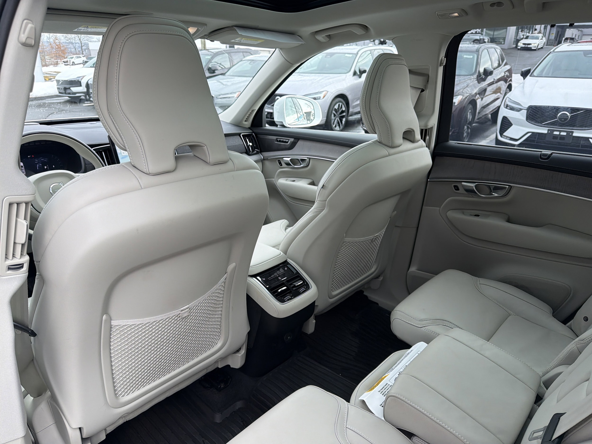 2026 Volvo XC90 Ultra - Photo 18
