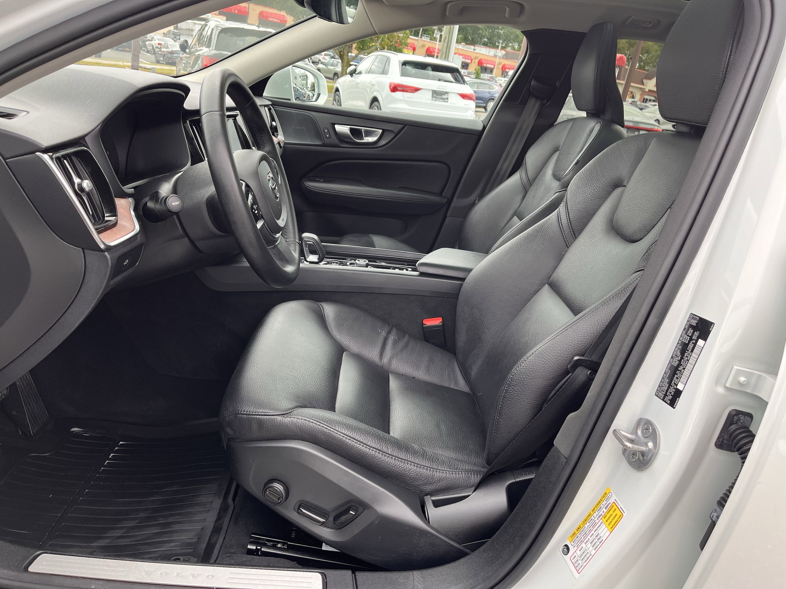 2024 Volvo V60 Cross Country Plus - Photo 6