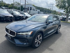 2026 Volvo V60 Cross Country B5 Plus Wagon