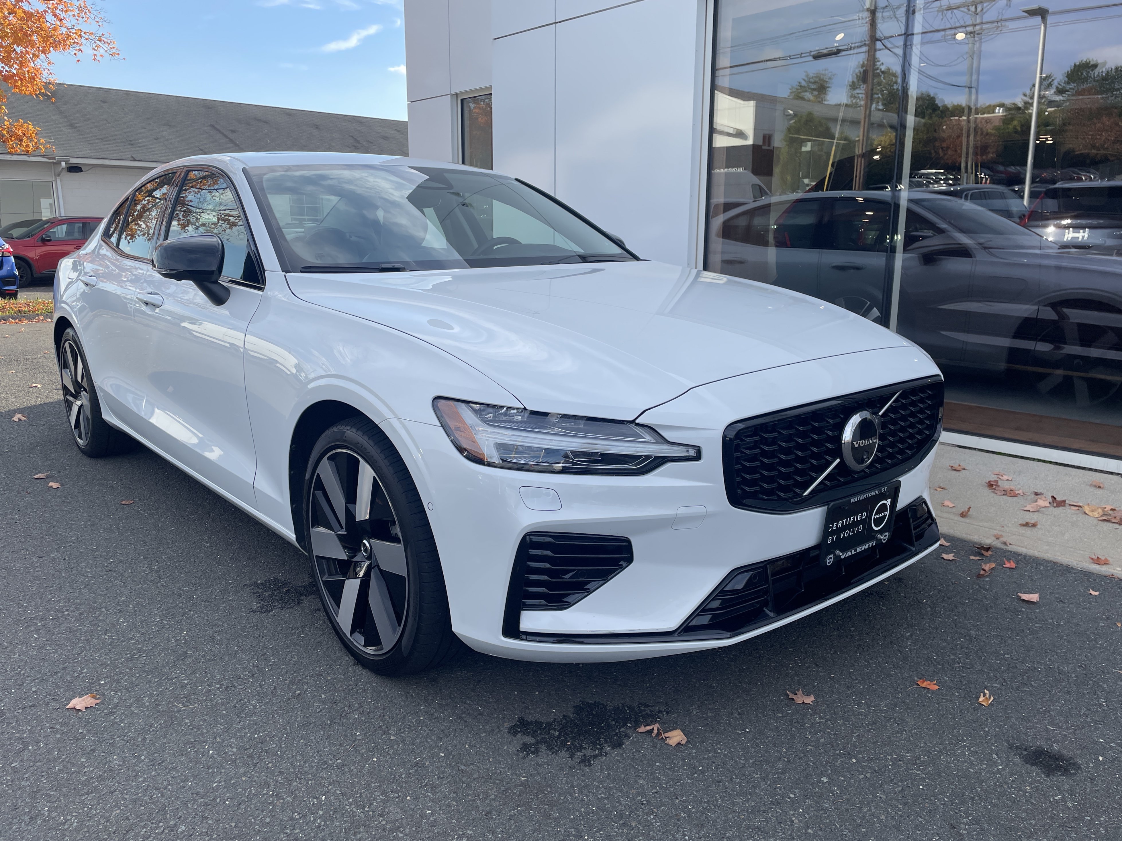 2024 Volvo S60 Recharge Plug-In Hybrid