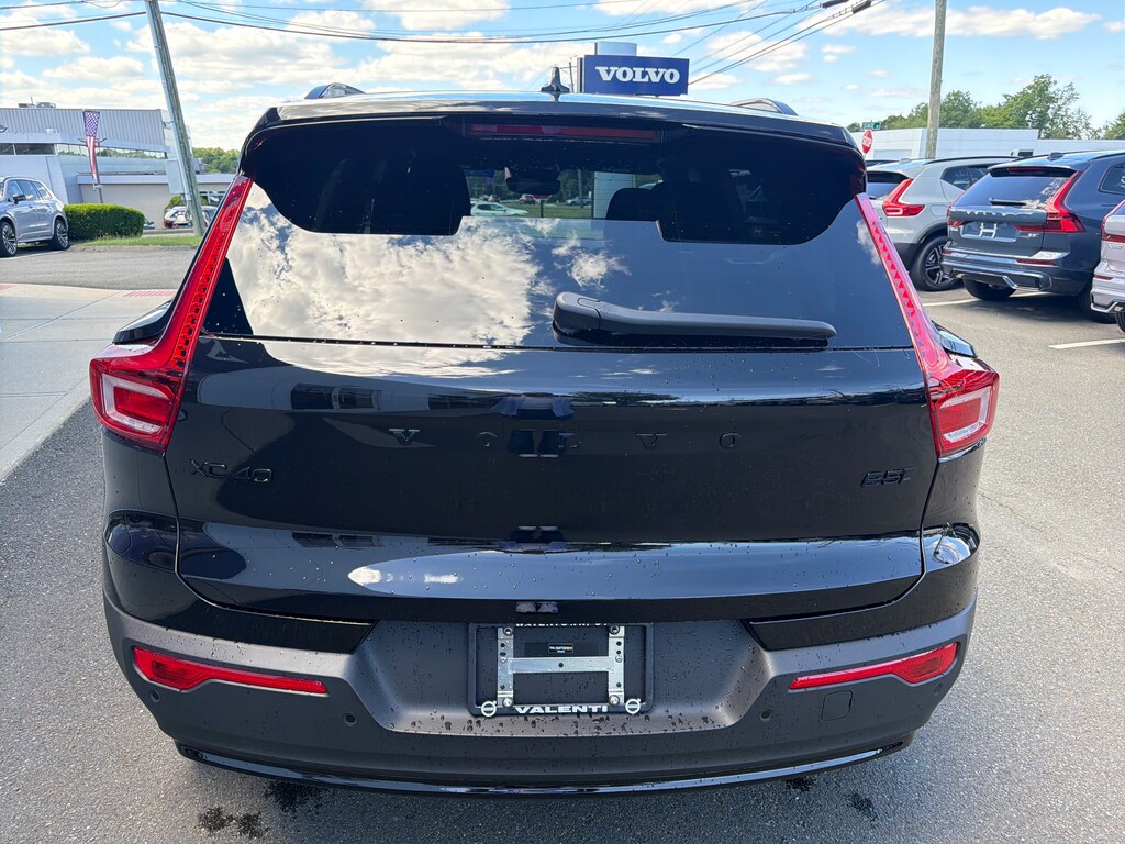 New 2026 Volvo XC40 B5 Ultra Black Edition SUV