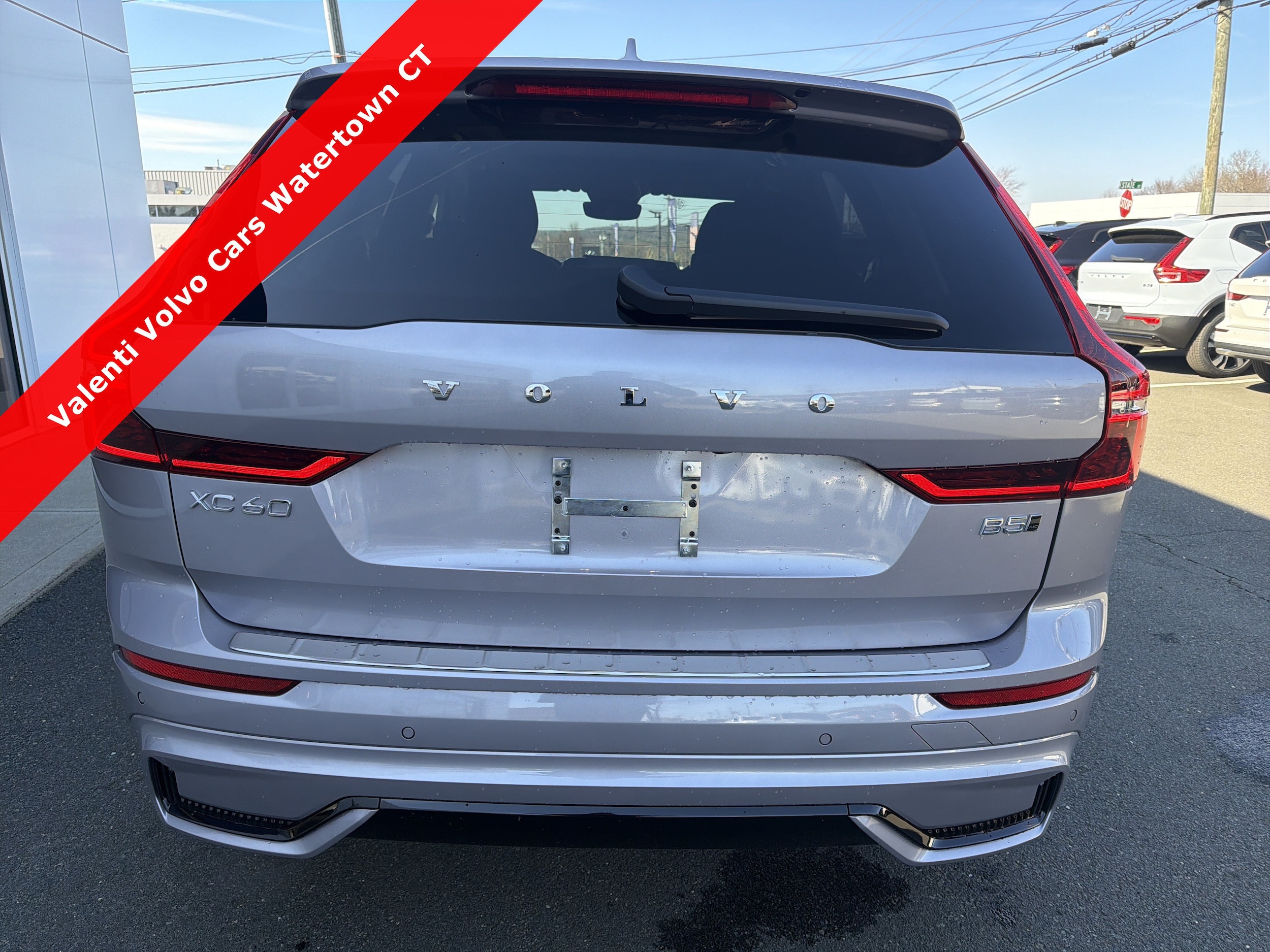 2026 Volvo XC60 Plus - Photo 8