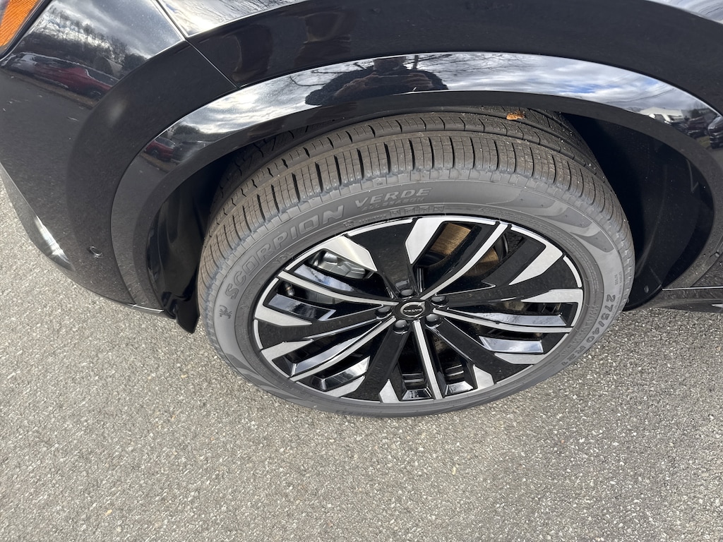 New 2025 Volvo XC90 B6 (2025.5) Plus 7-Seater SUV