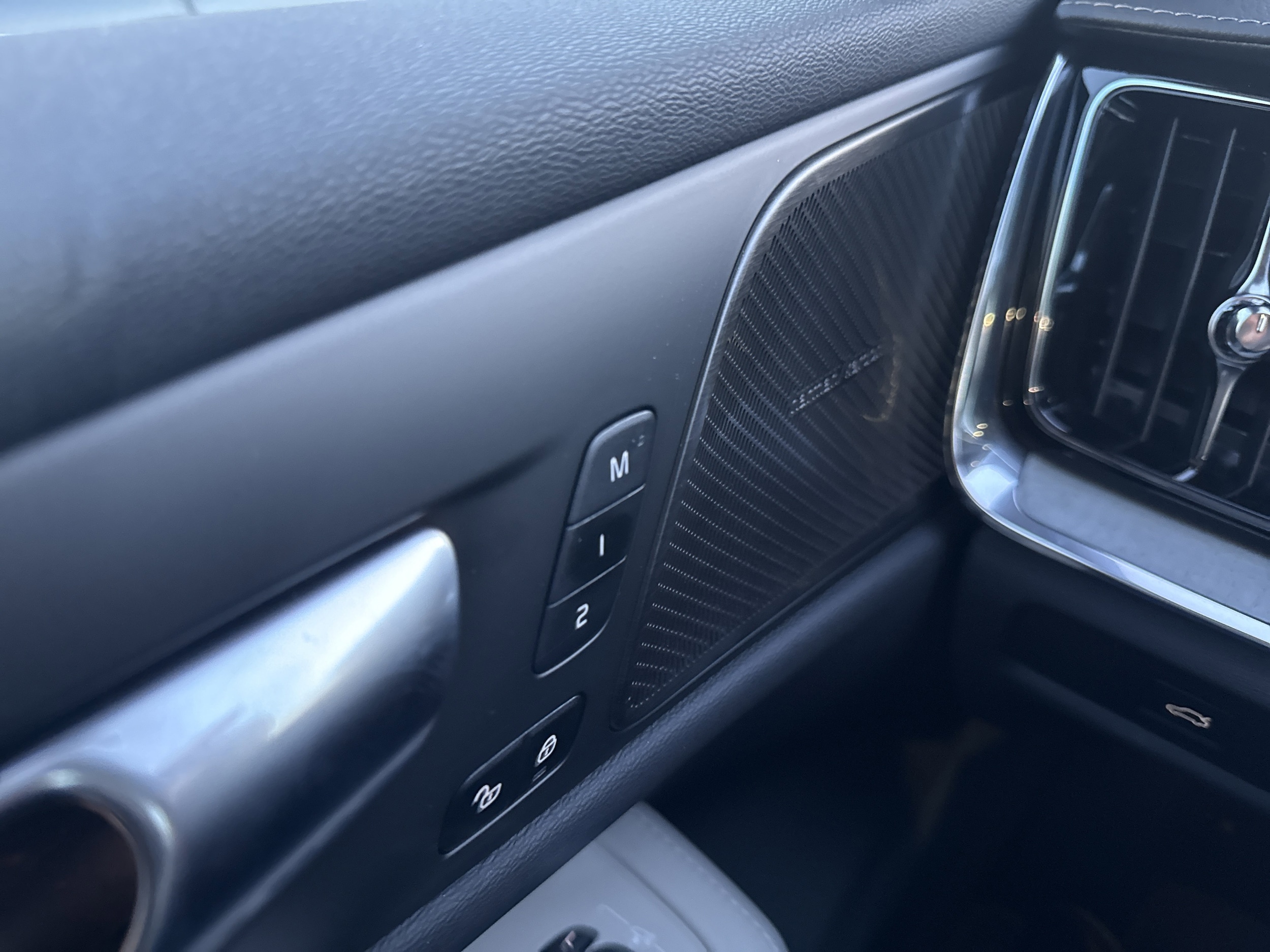 2026 Volvo V60 Cross Country Ultra - Photo 15