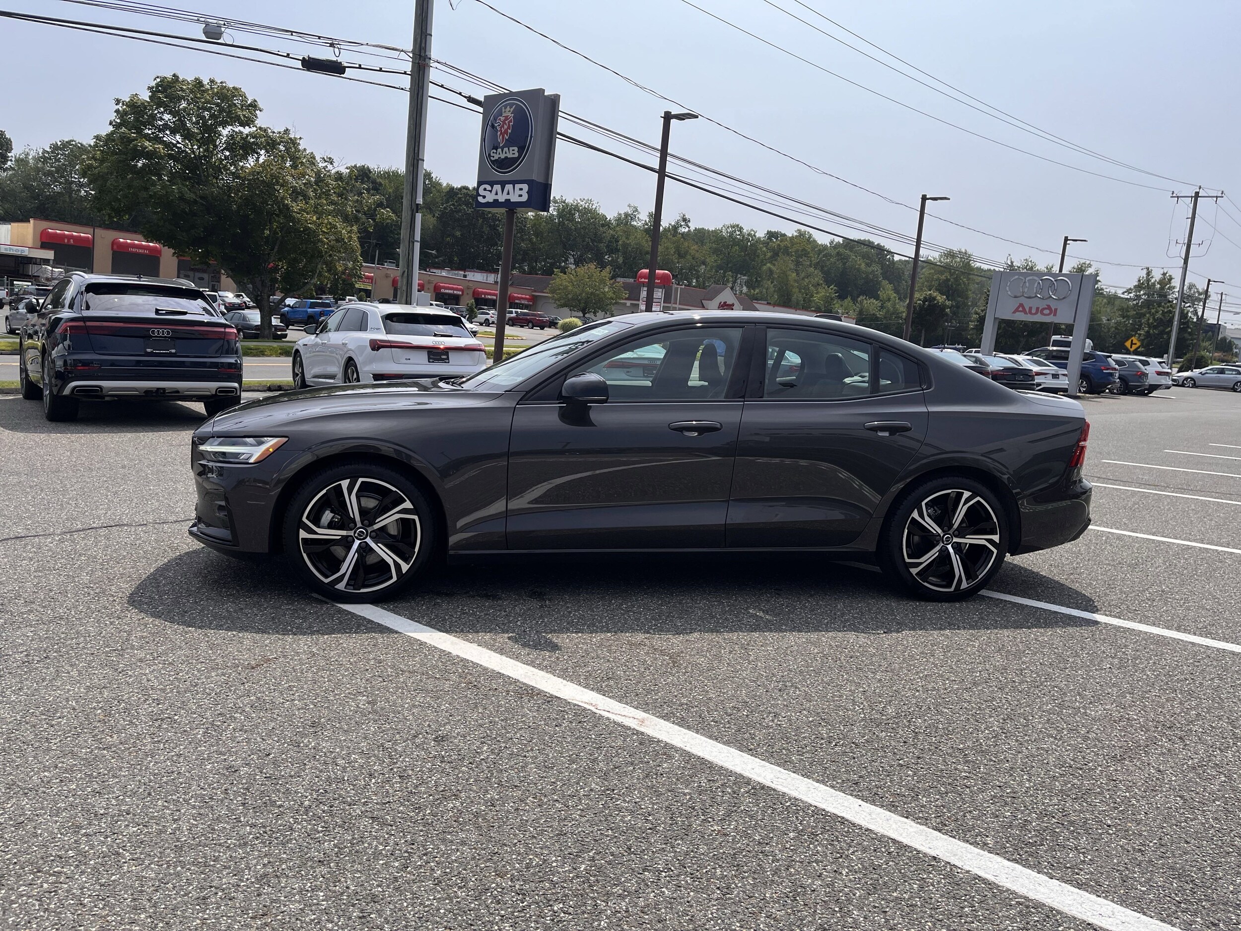 2025 Volvo S60 B5 Core photo 3
