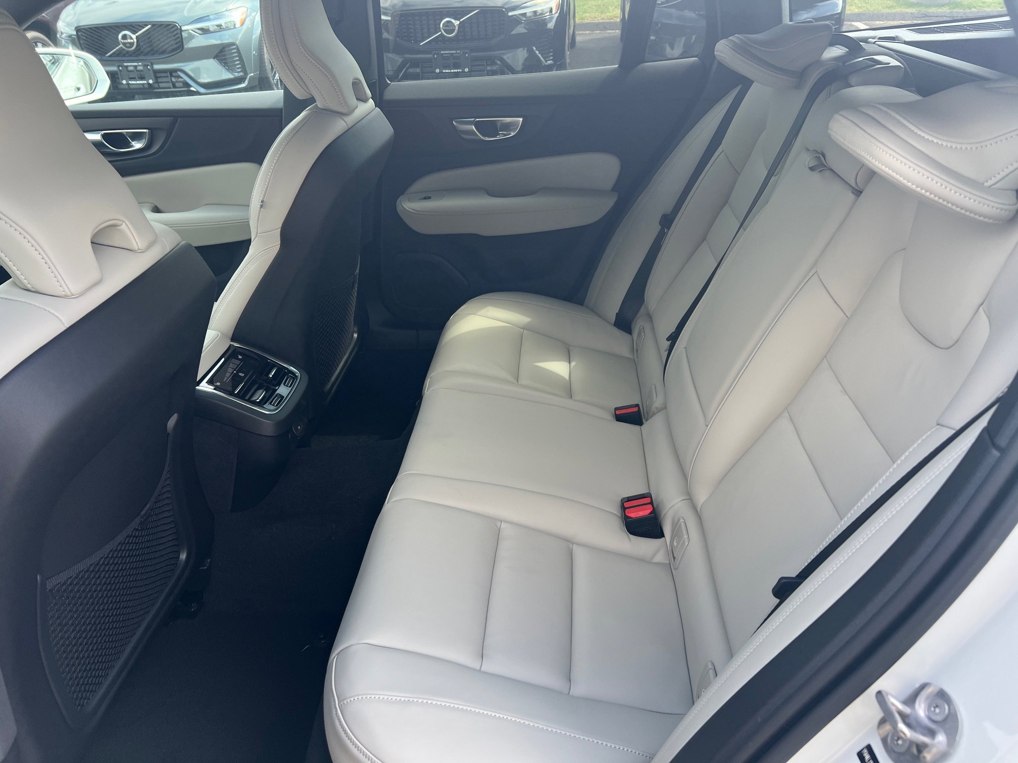 2026 Volvo V60 Cross Country Ultra - Photo 7