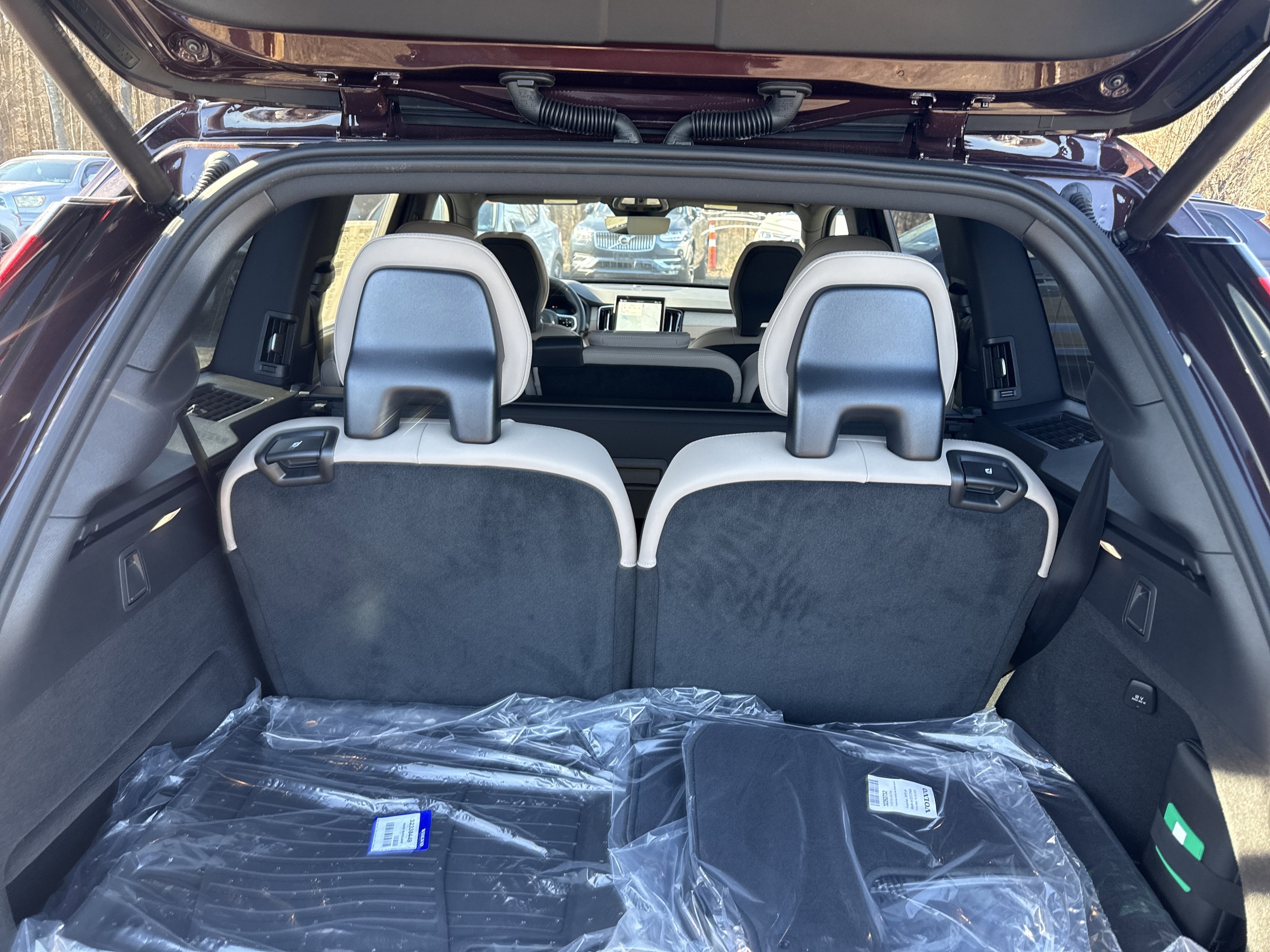 2026 Volvo XC90 Plus - Photo 10