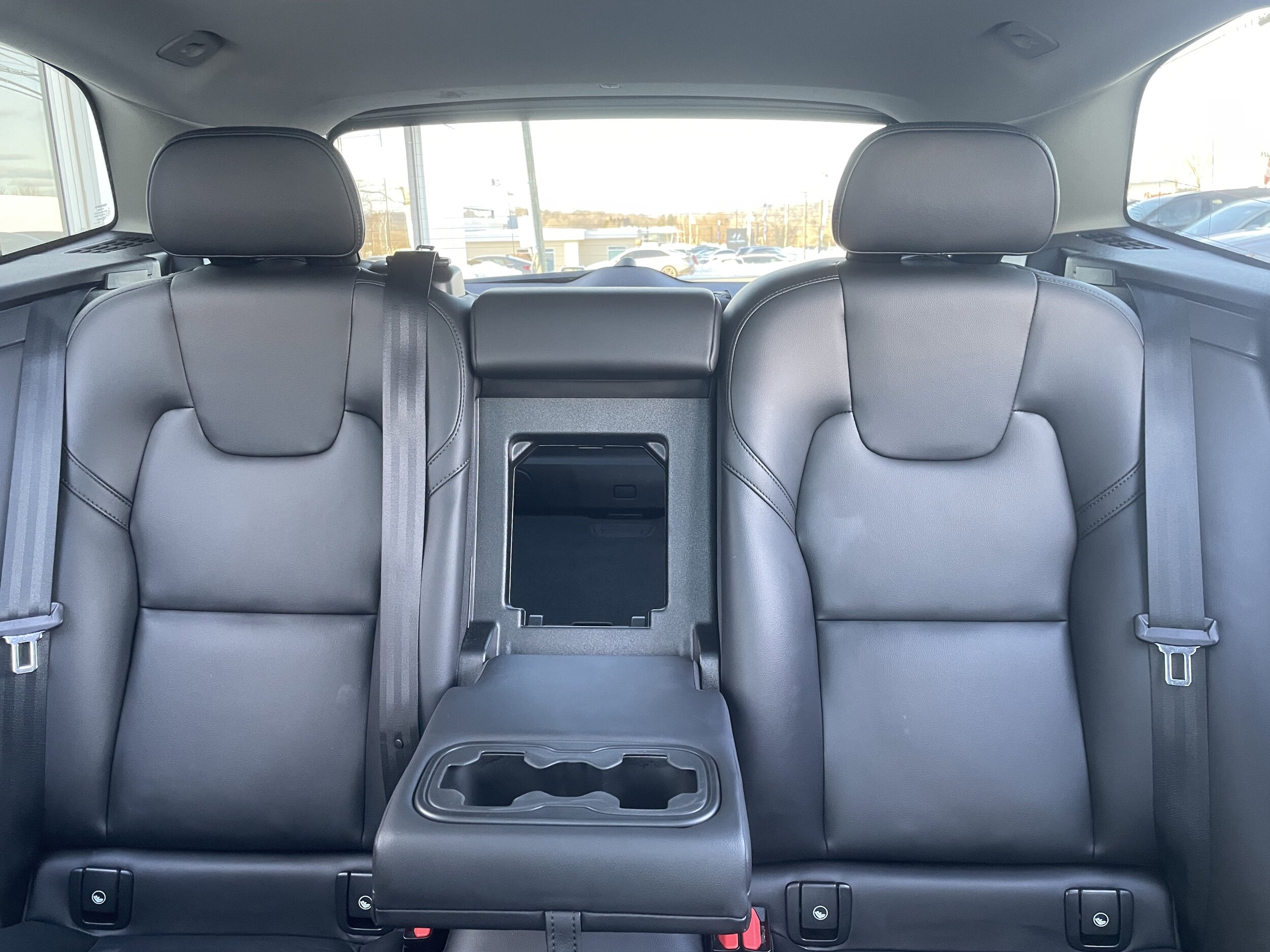 2025 Volvo XC60 Core - Photo 15