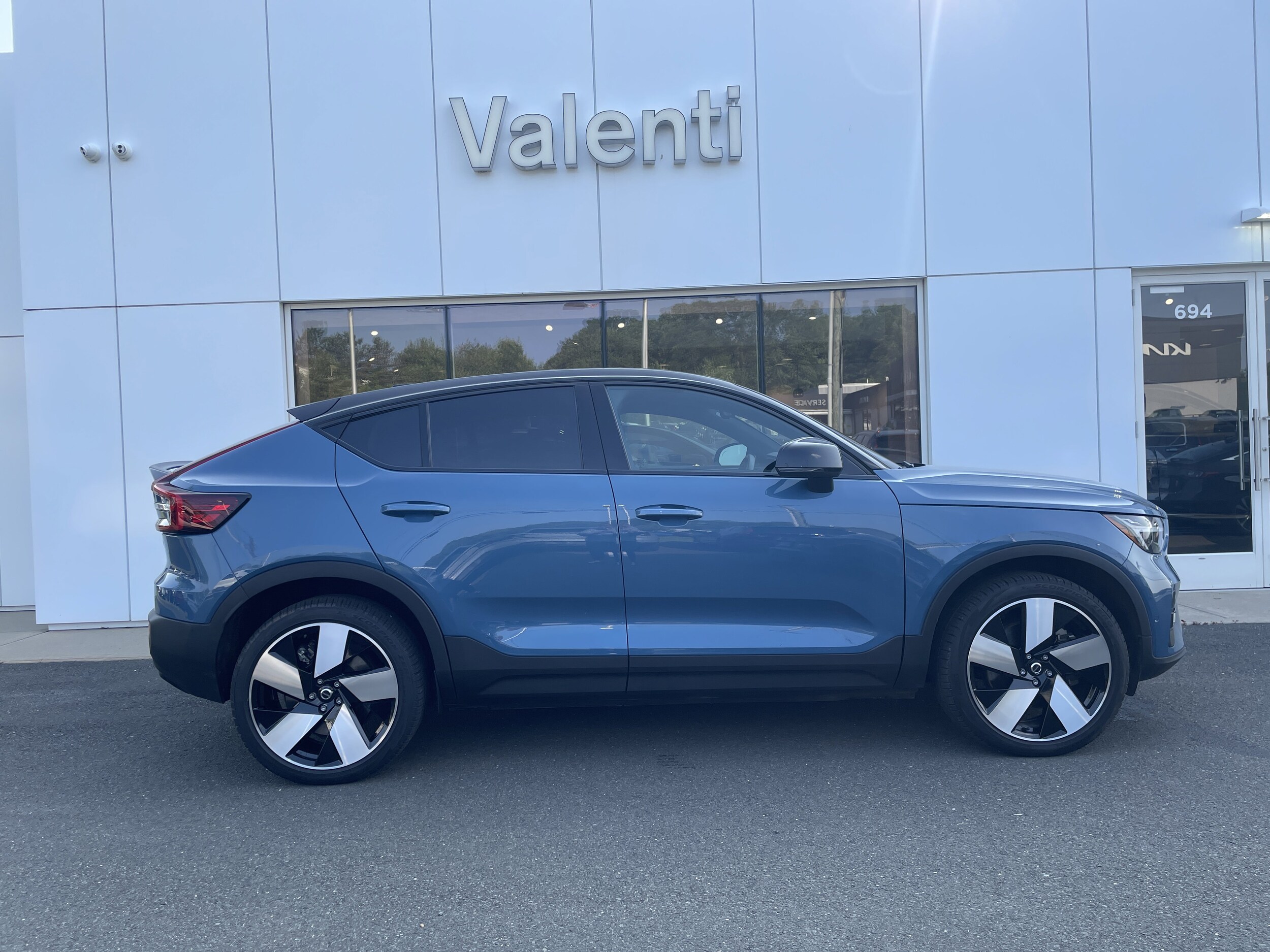 2022 Volvo C40 Recharge Ultimate photo 3