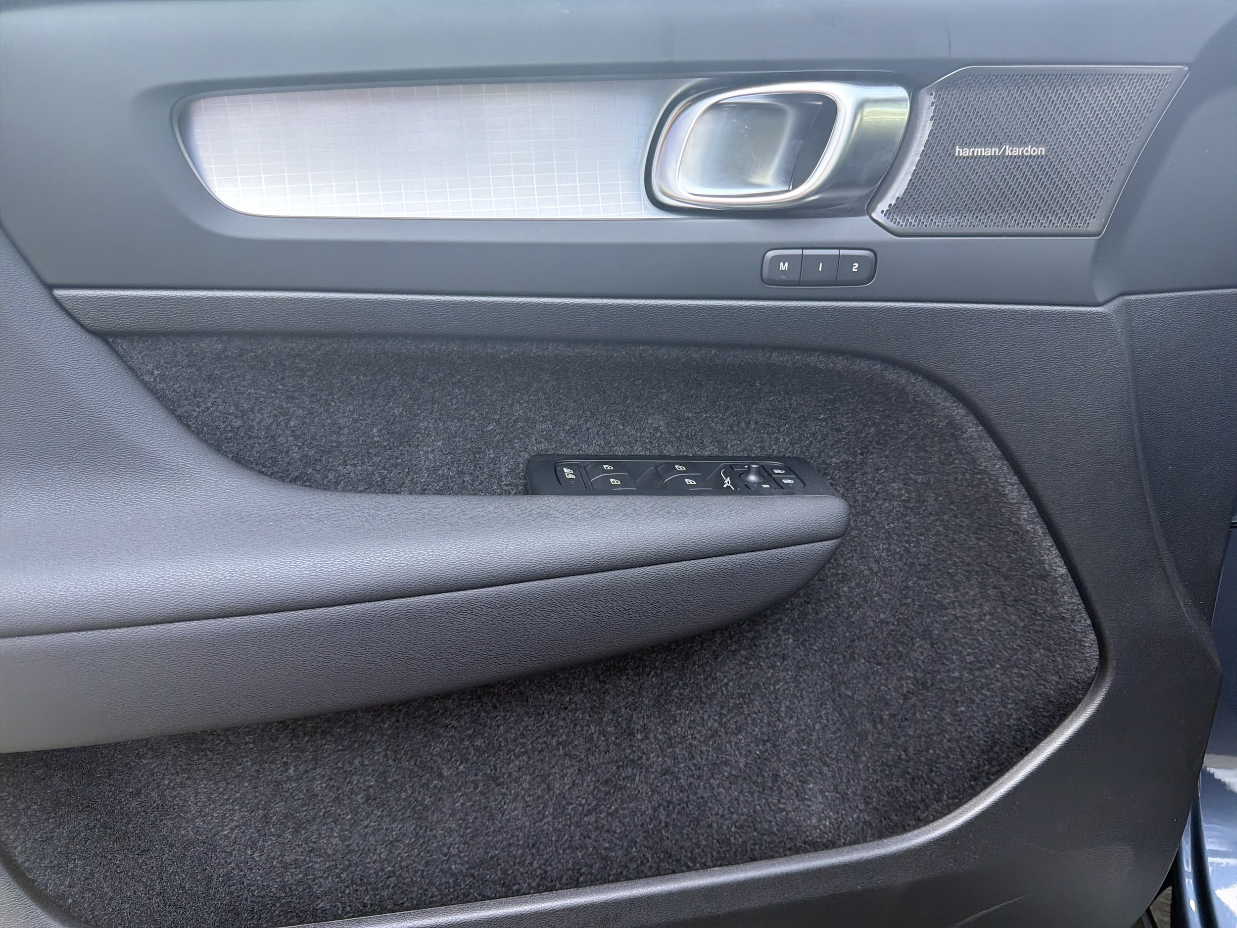 2026 Volvo XC40 Ultra Black Edition - Photo 21