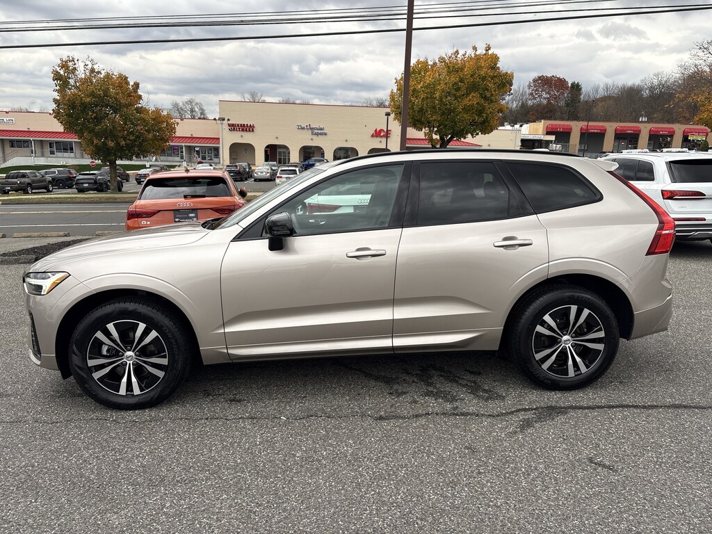 Used 2025 Volvo XC60 B5 Core SUV