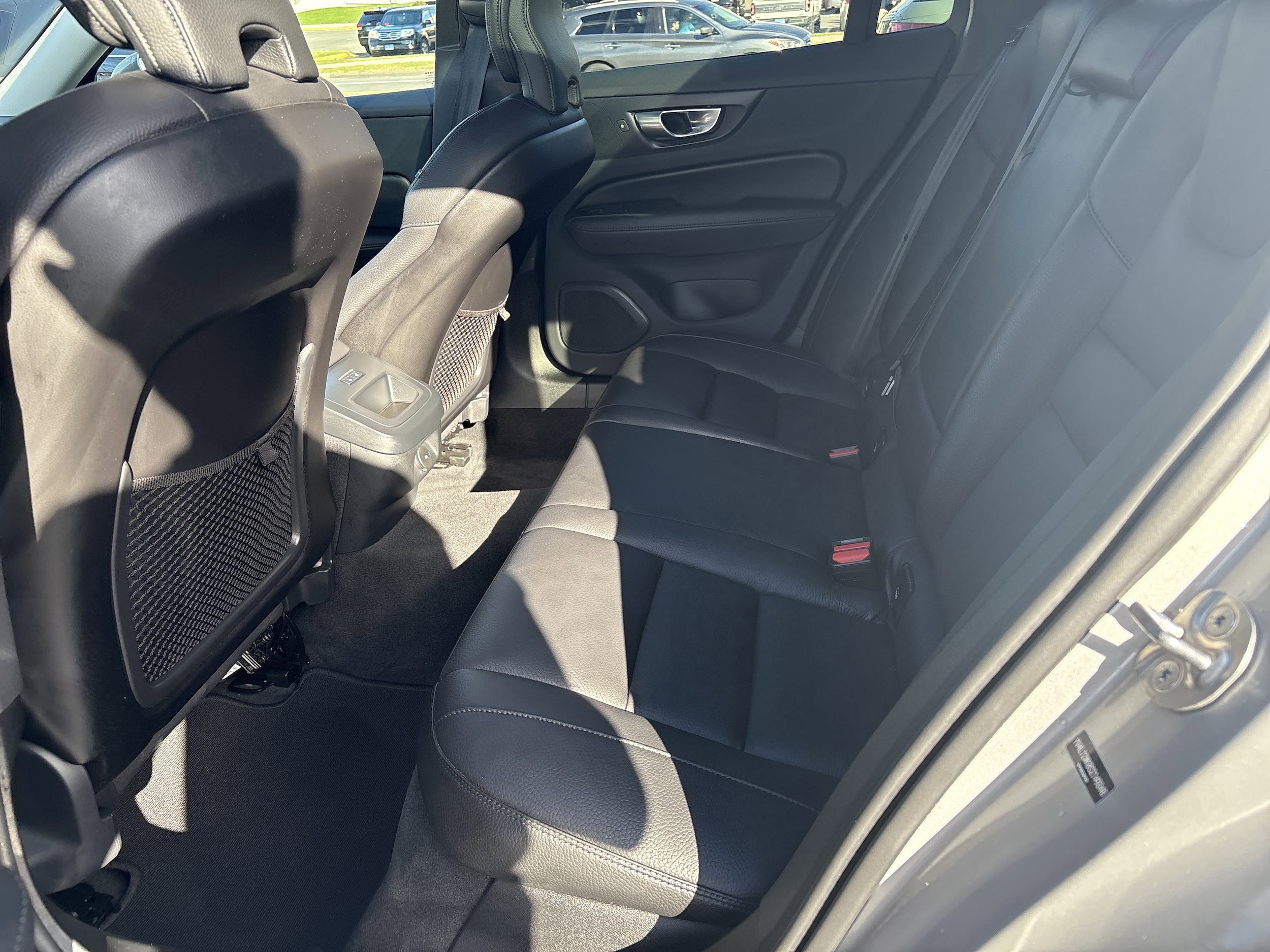 2025 Volvo V60 Cross Country Plus - Photo 12