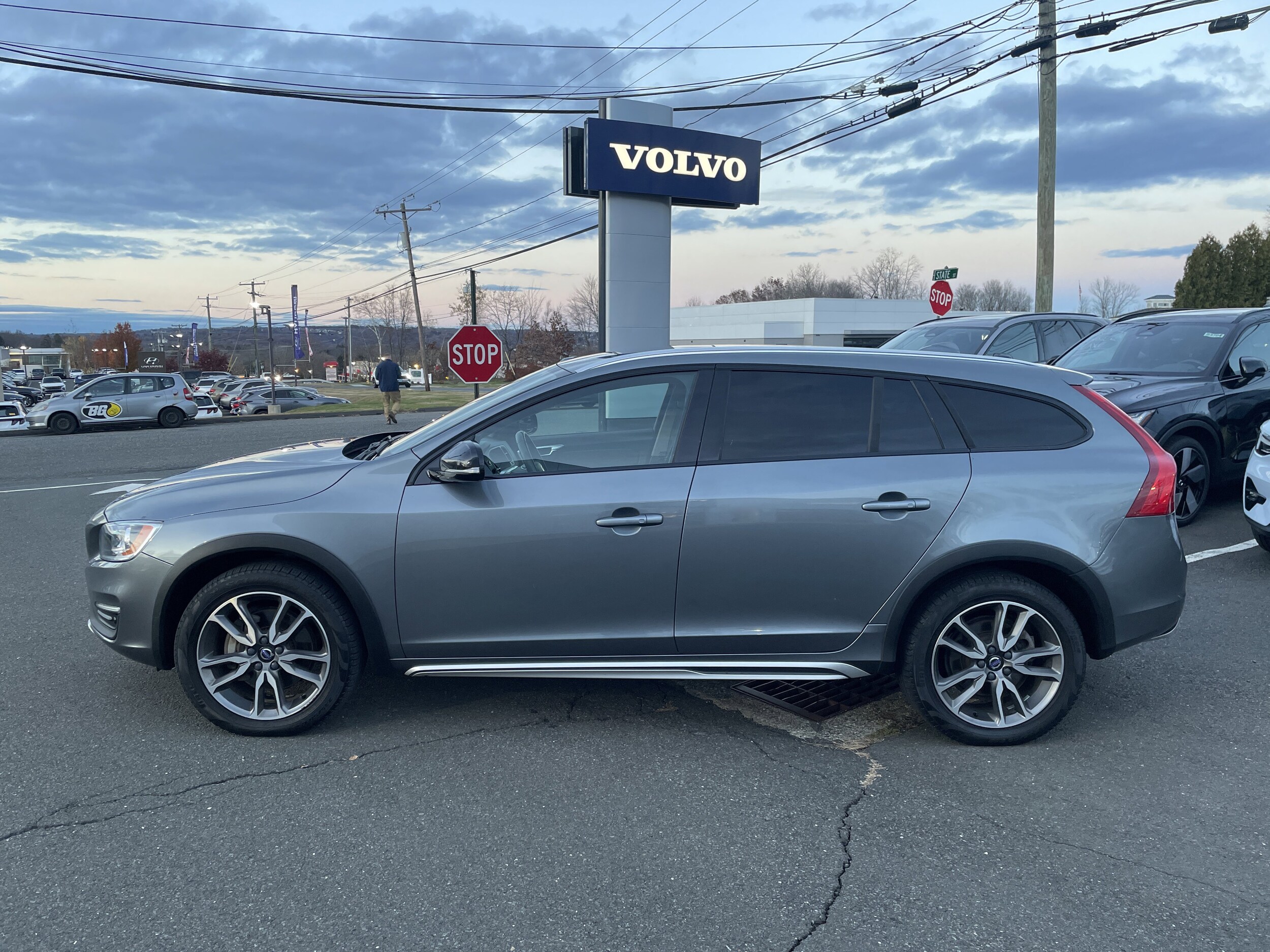 2018 Volvo V60 Cross Country T5 AWD photo 3