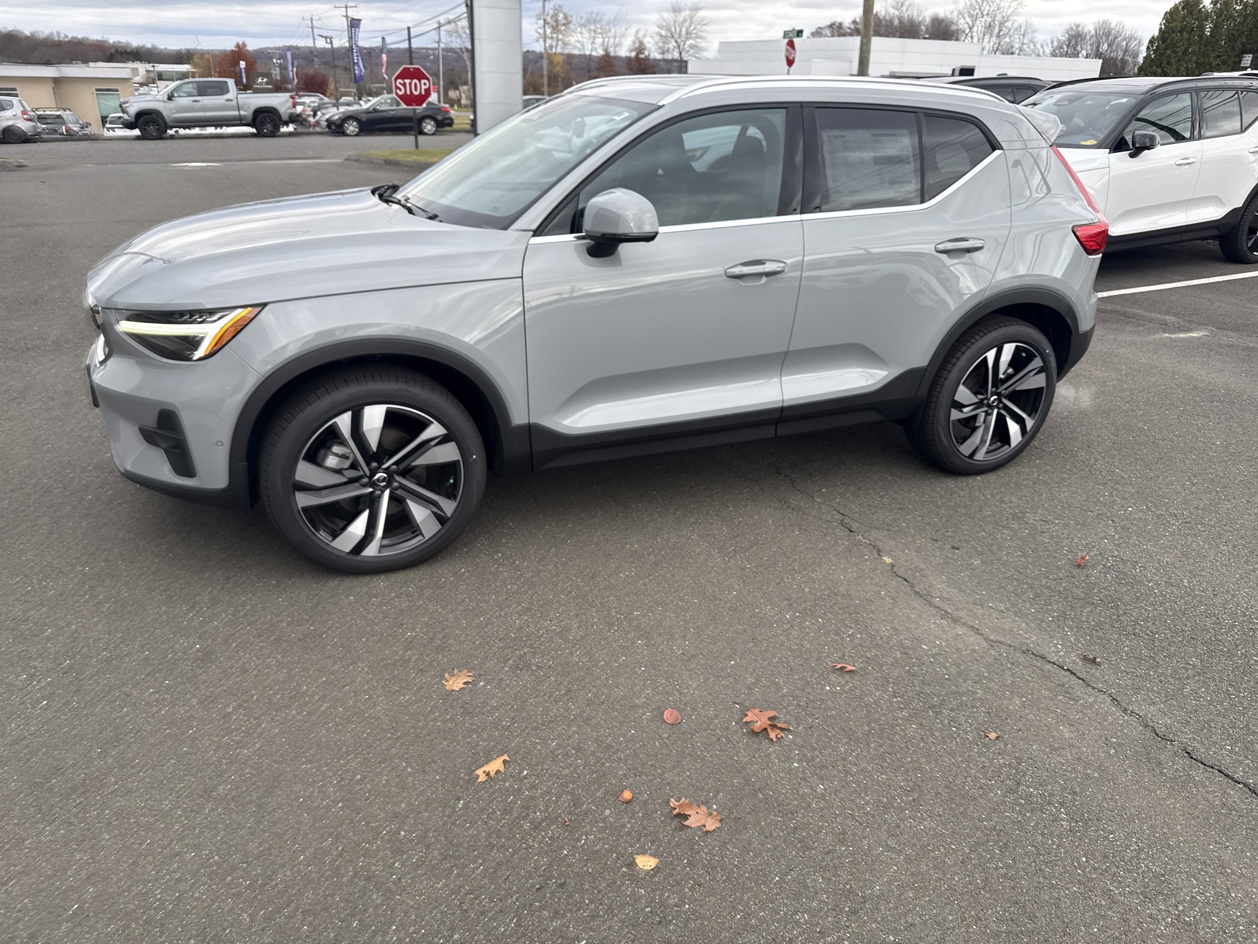 2025 Volvo XC40 Ultra's photo