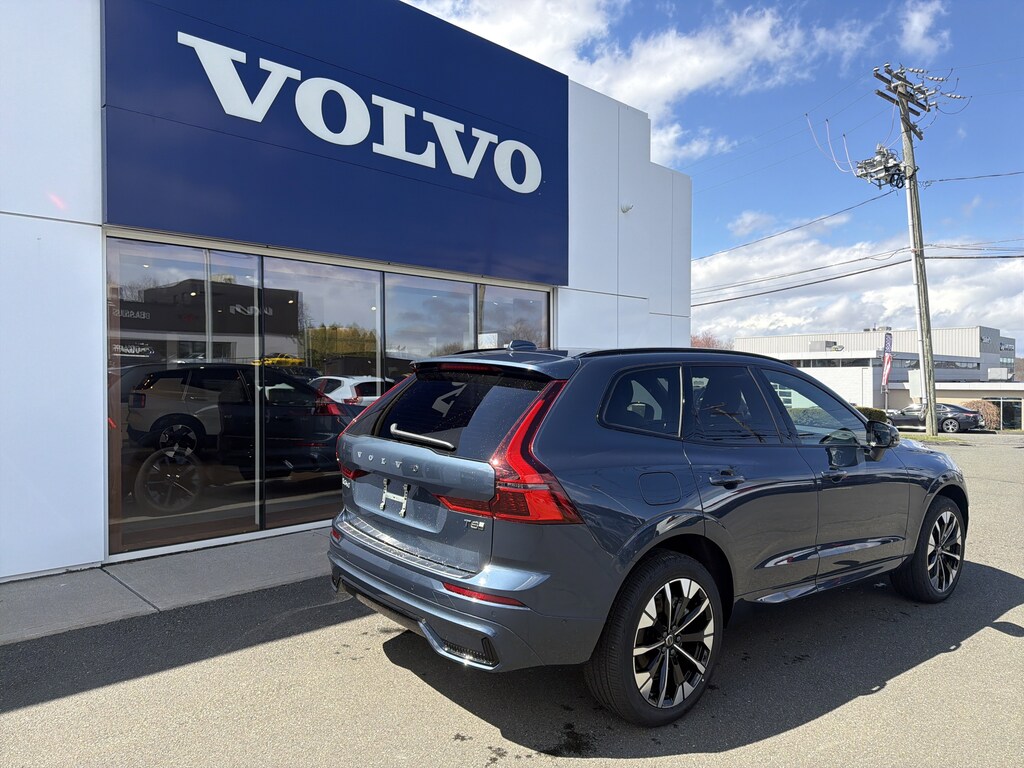 New 2026 Volvo XC60 plug-in hybrid T8 Plus SUV