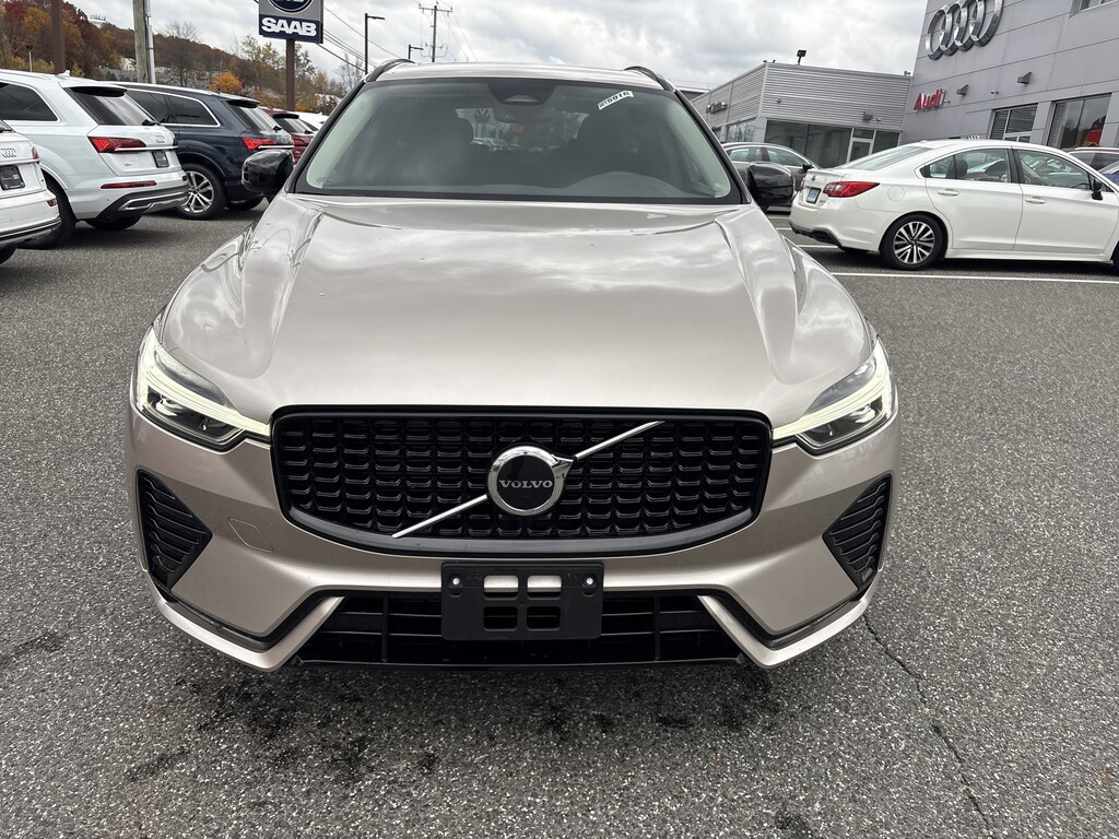 Used 2025 Volvo XC60 B5 Core SUV