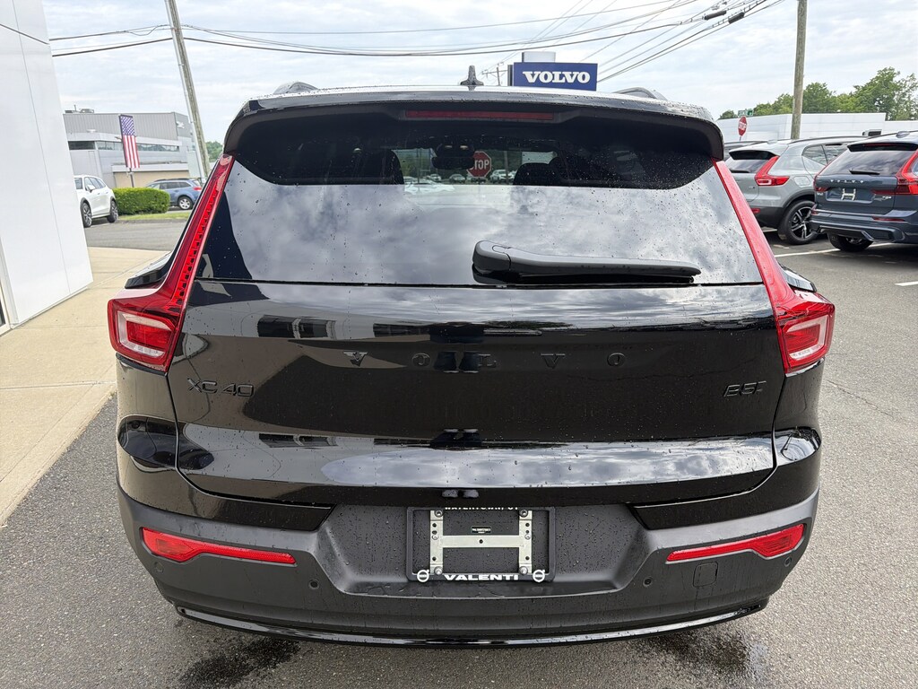 New 2026 Volvo XC40 B5 Ultra Black Edition SUV