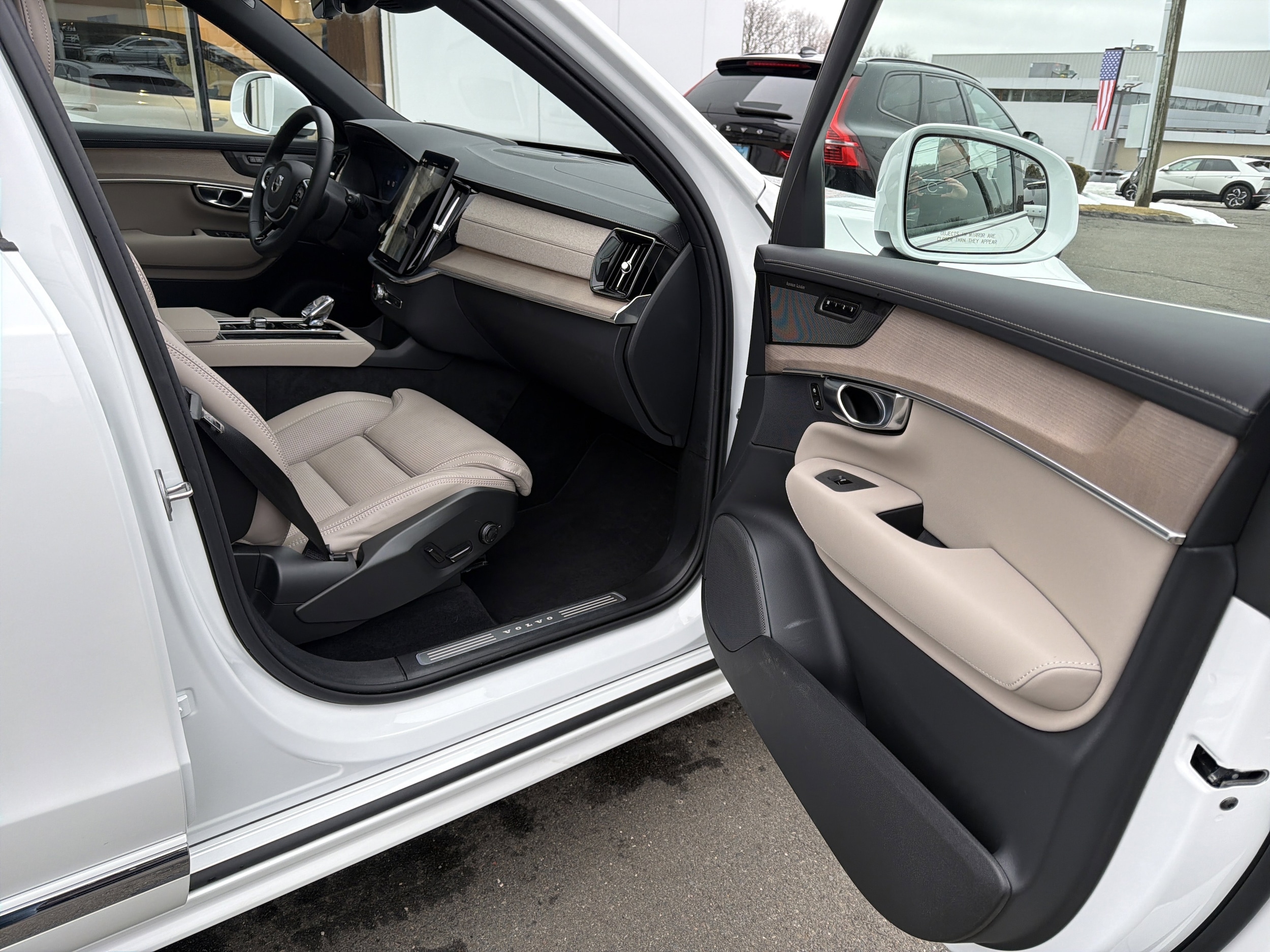 2025 Volvo XC90 Ultra - Photo 23