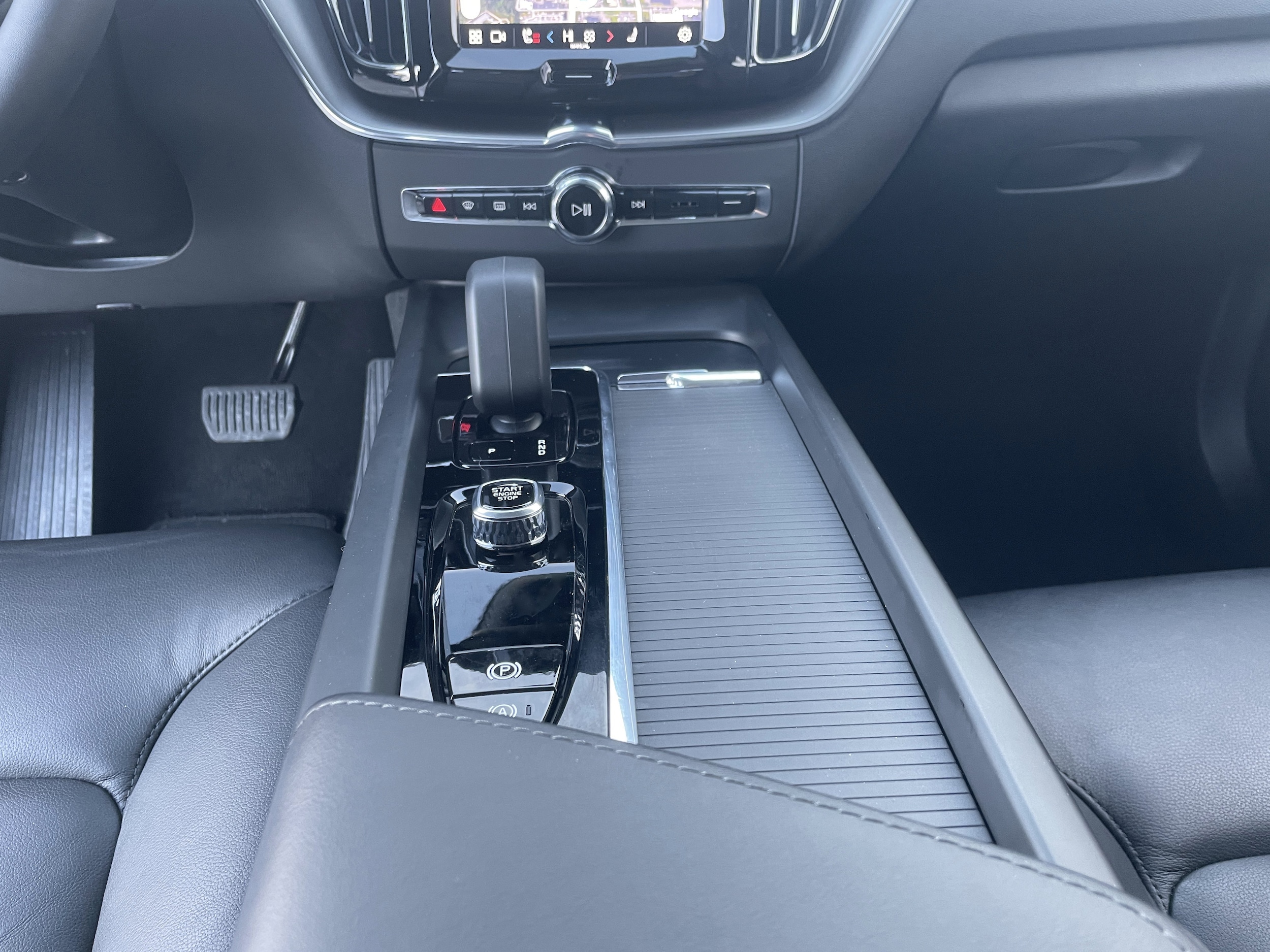 2025 Volvo XC60 Core - Photo 21