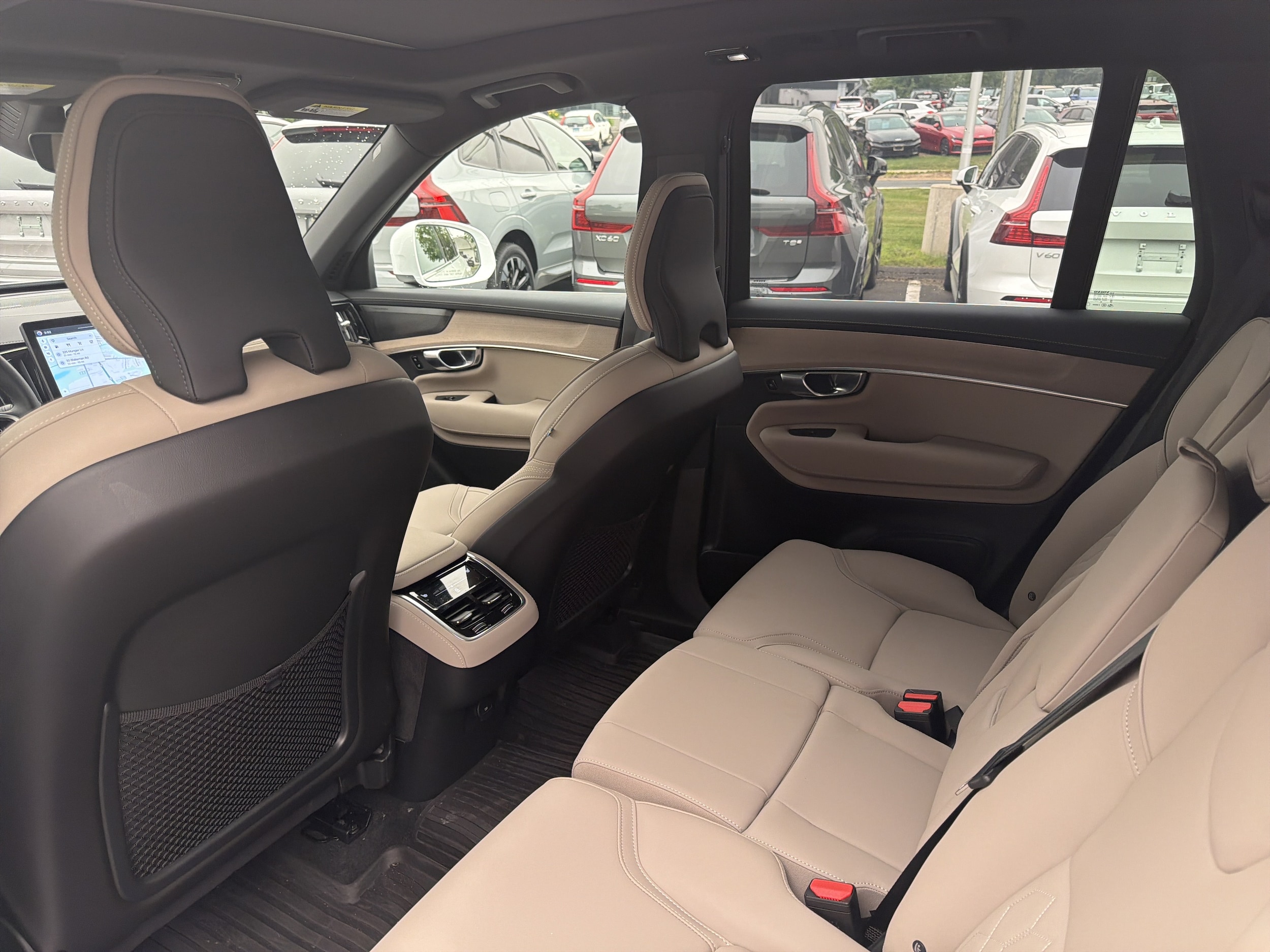 2026 Volvo XC90 Plus - Photo 14