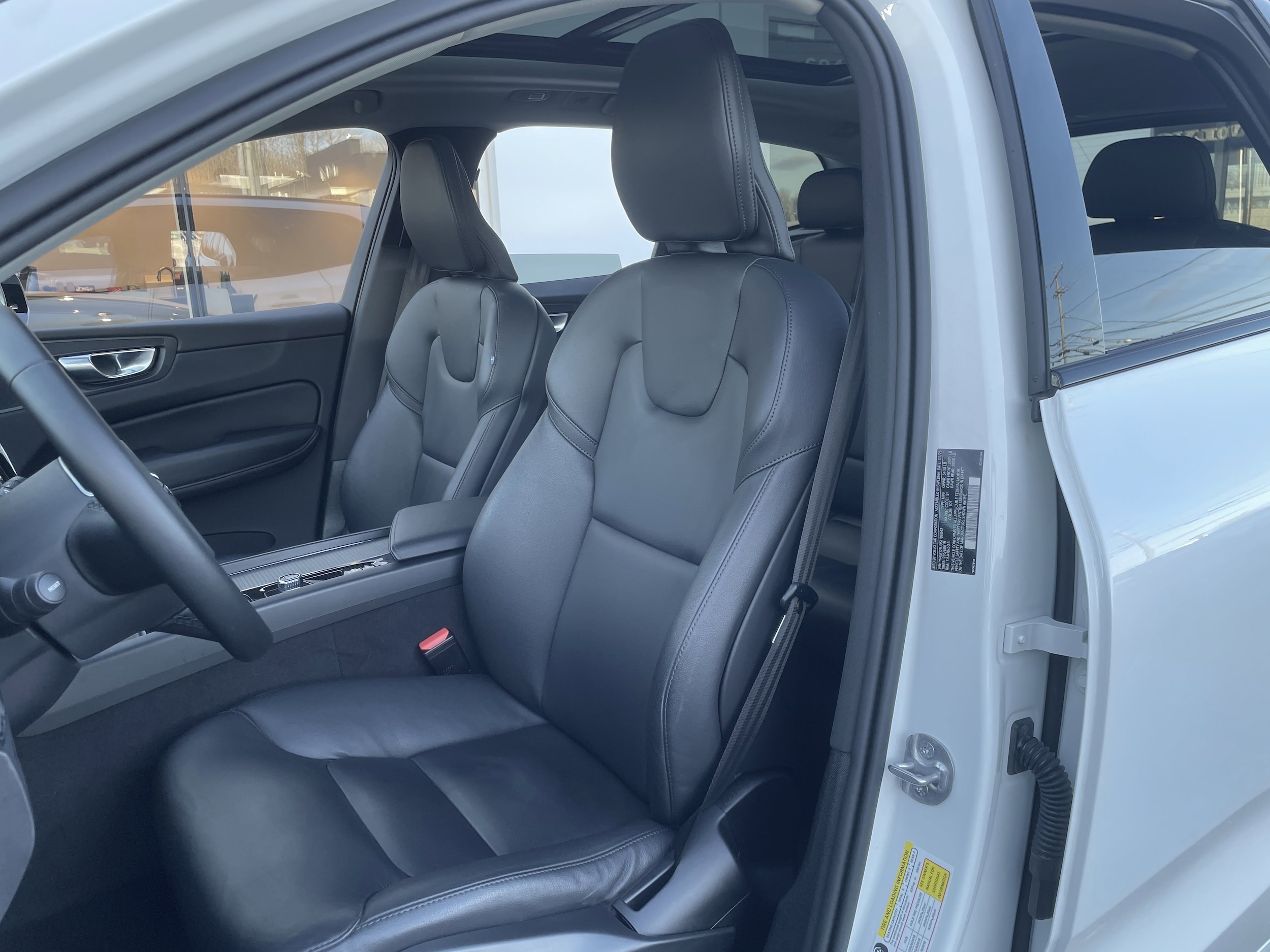 2025 Volvo XC60 Core - Photo 18