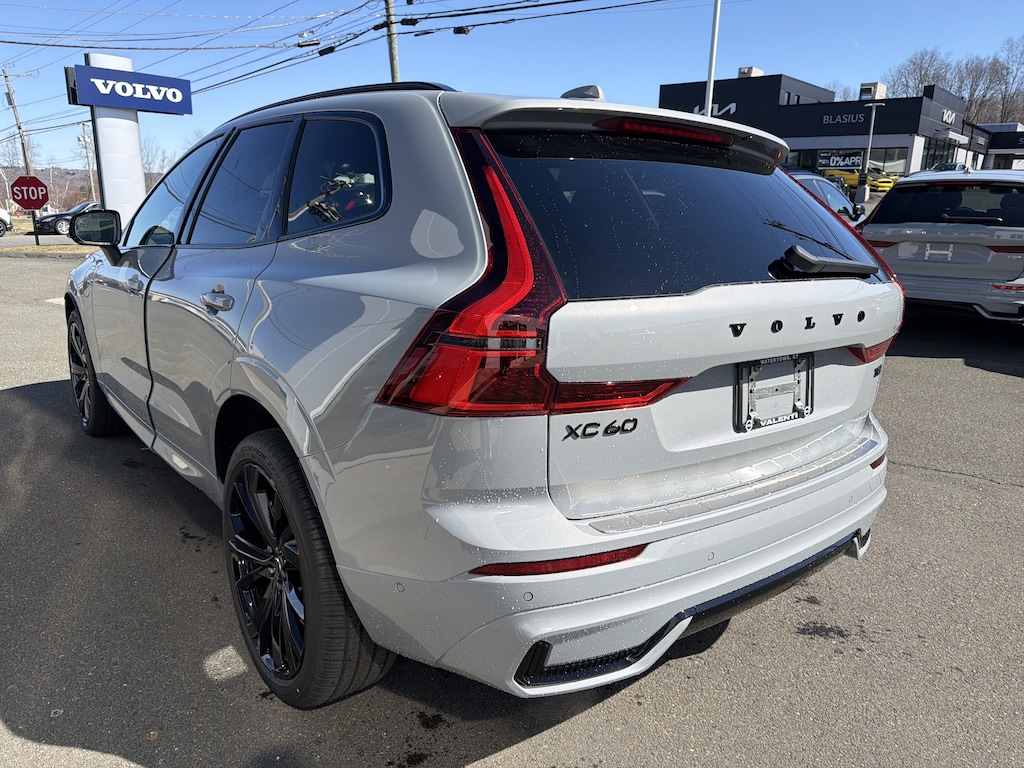 New 2026 Volvo XC60 plug-in hybrid T8 Ultra Black Edition SUV