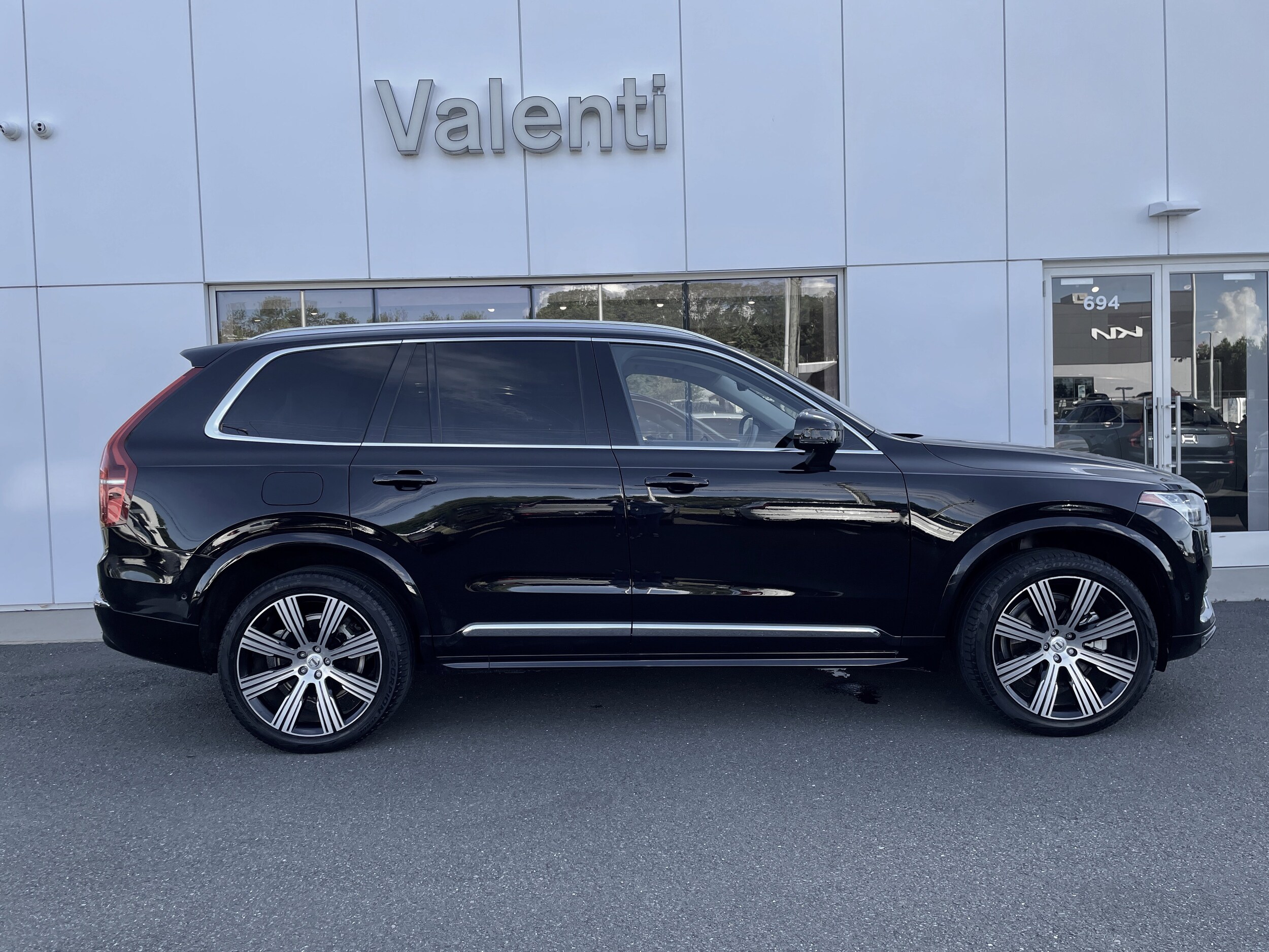 2023 Volvo XC90 AWD Ultimate photo 3