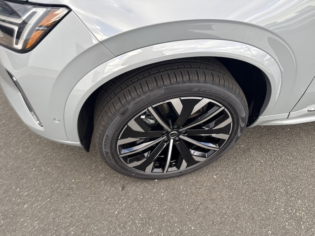 New 2026 Volvo XC90 B6 Plus 7-Seater SUV